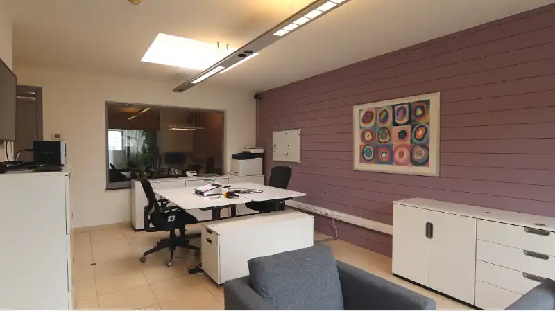 Instapklare kantoorruimte te huur in Loppem Zedelgem foto 2