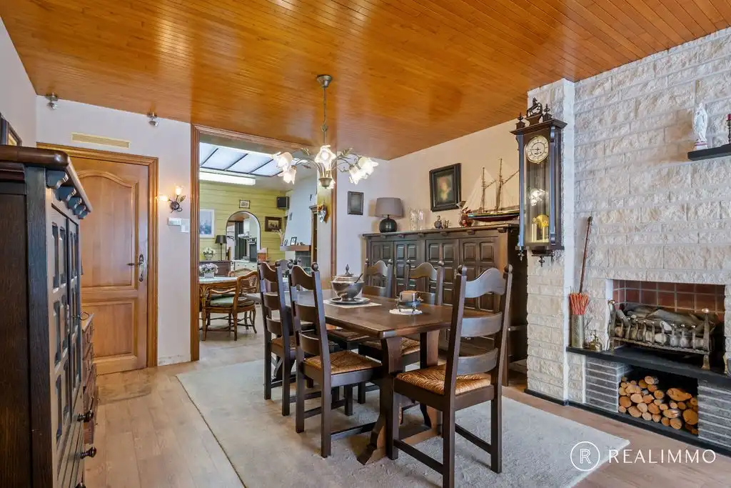 Te renoveren gezinswoning met uitweg en garage in Avelgem foto 4