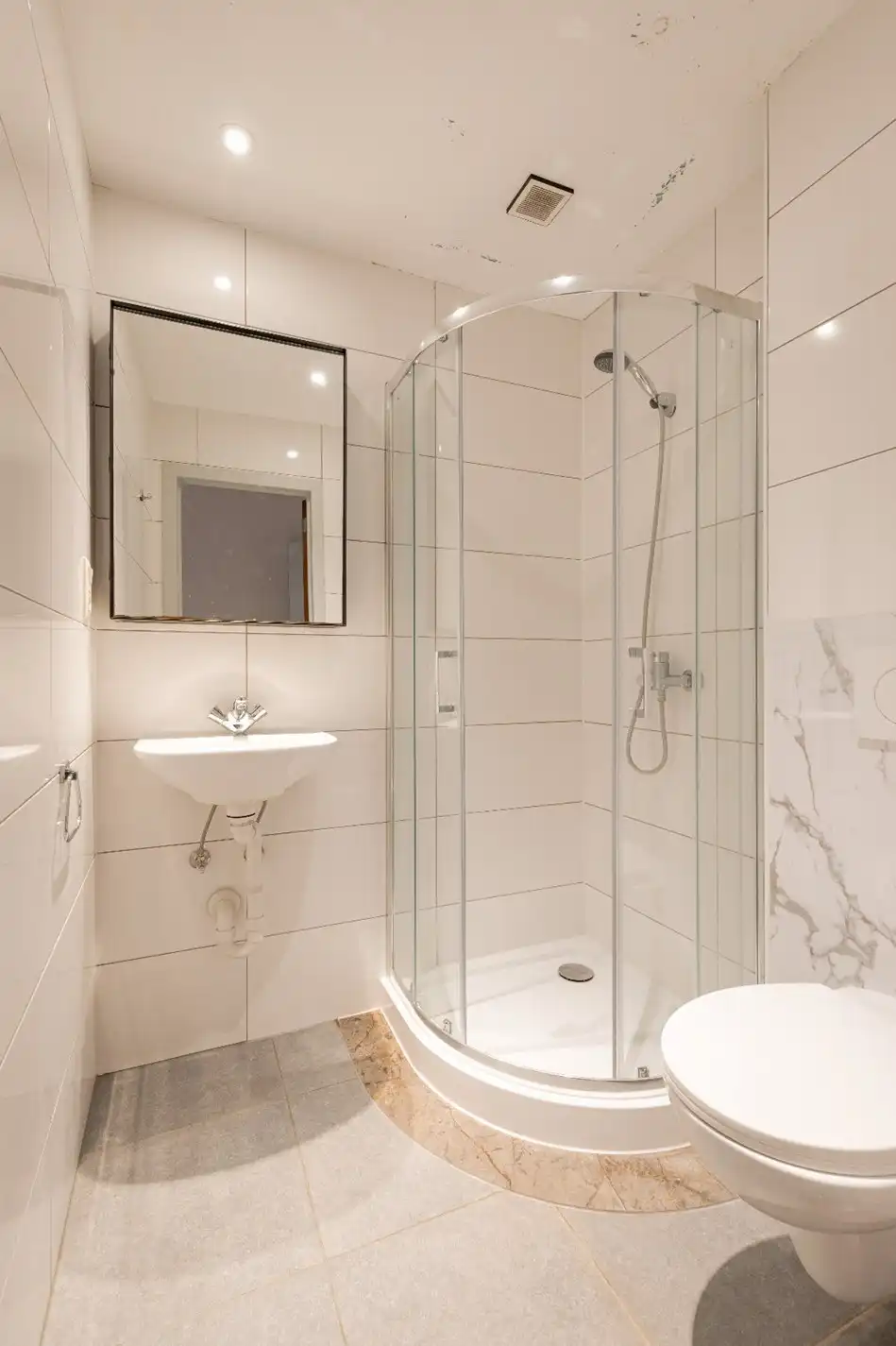 Studentenkamer eigen sanitair op toplocatie in Leuven! foto 2