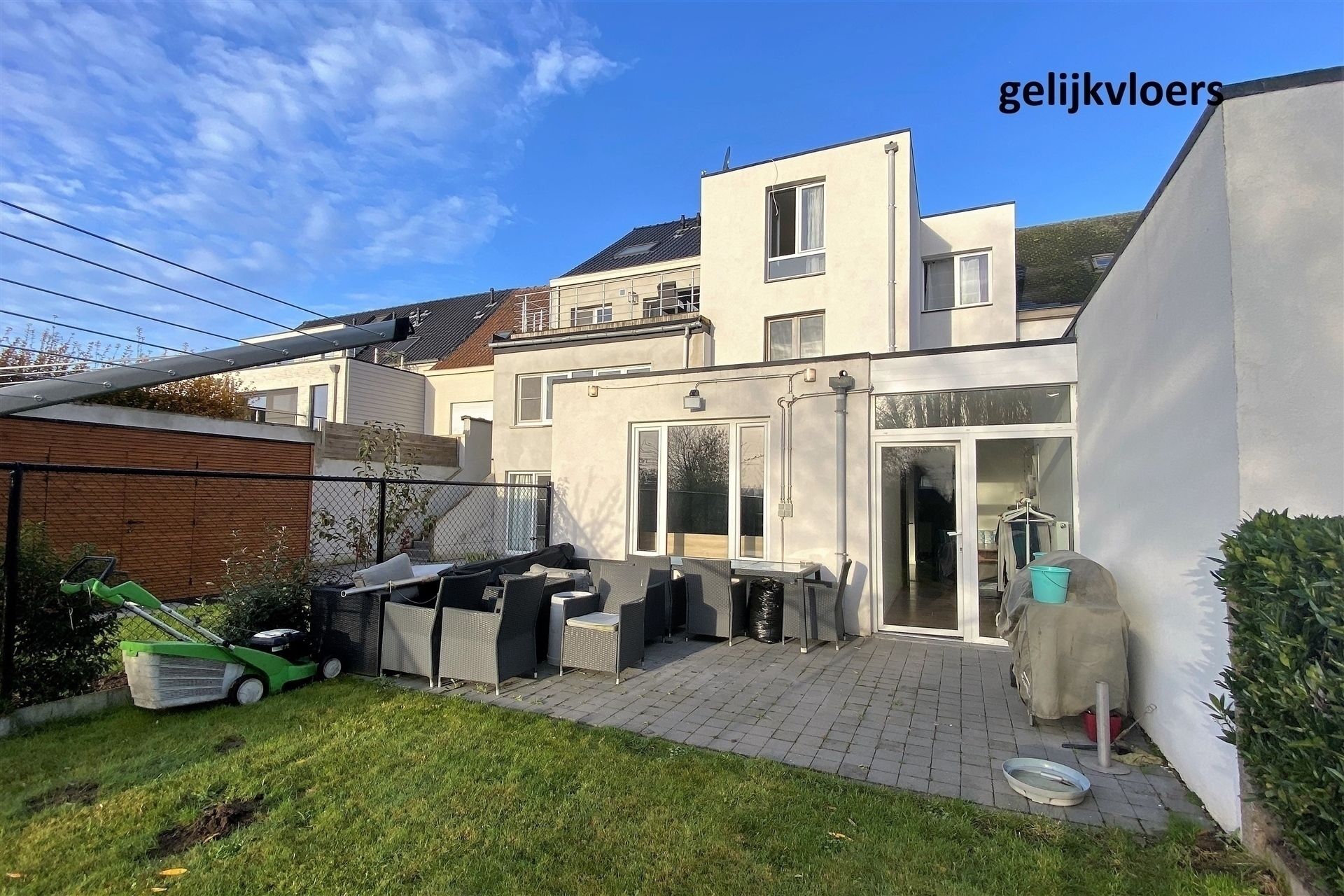 Gerenoveerd appartement  met 2 ruime slpks foto 16