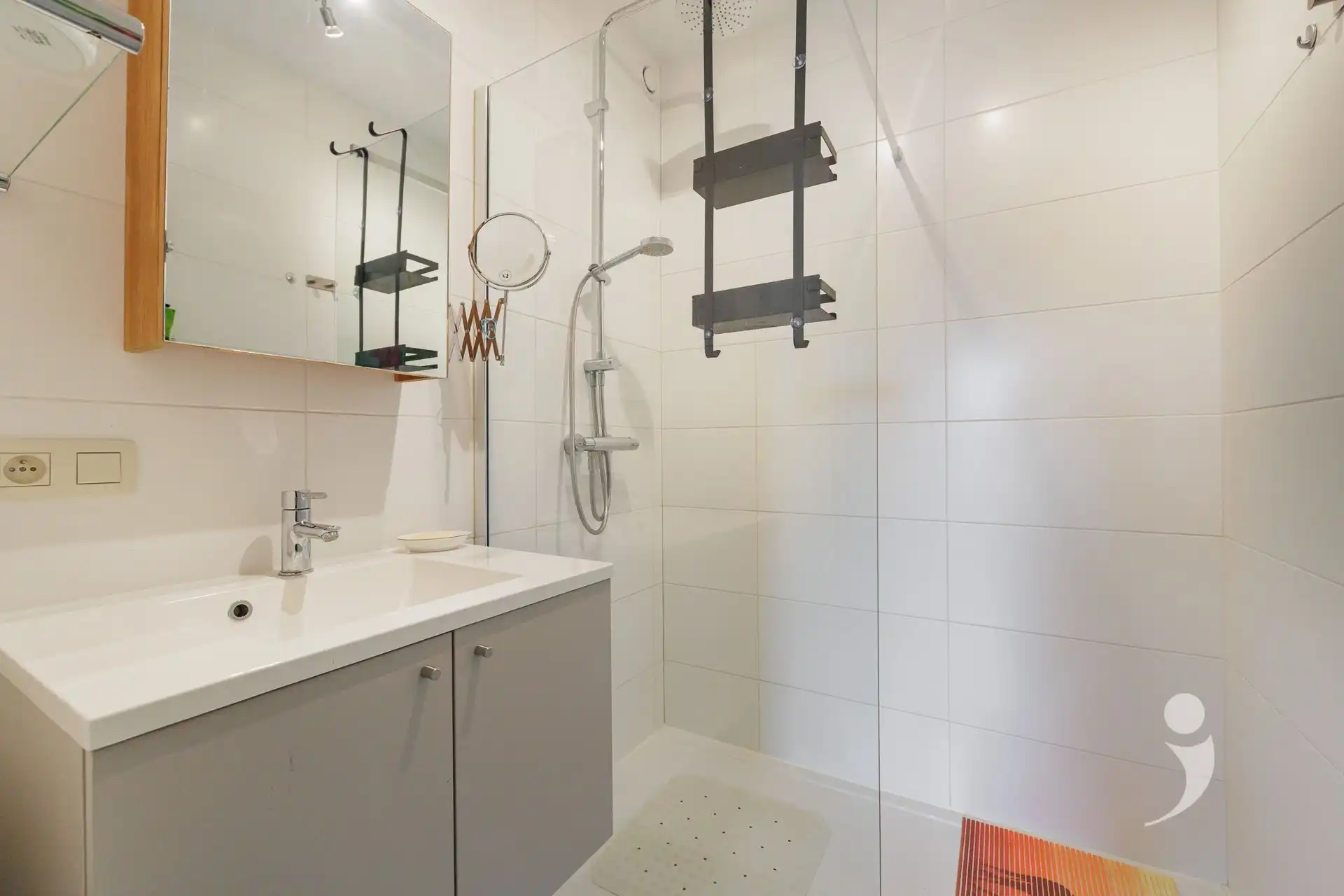 Recent appartement met 2 slaapkamers, parkeerplaats en kelderberging foto 6