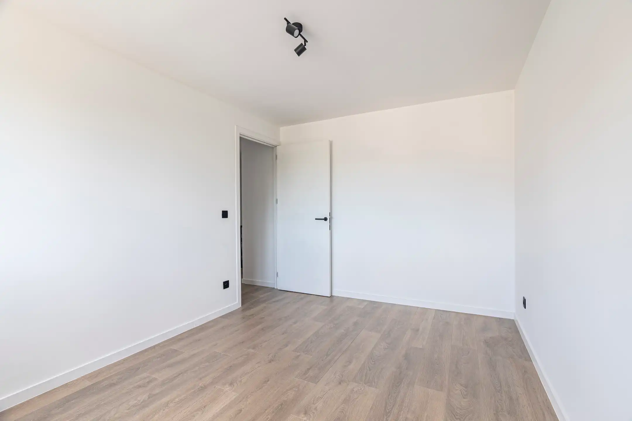 Recent gerenoveerde woning met 3 slpks in Schorvoort foto 18