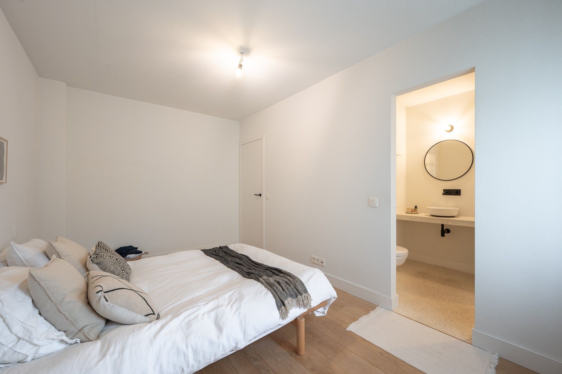 Smaakvol appartement met tuin en terras foto 12