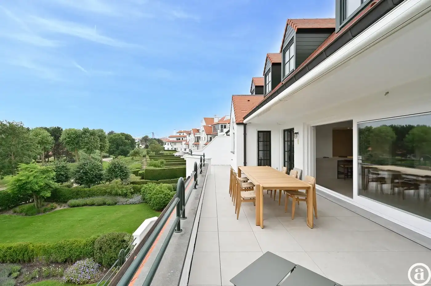 Prachtig gerenoveerd appartement te Zoute Gardens.  foto 15