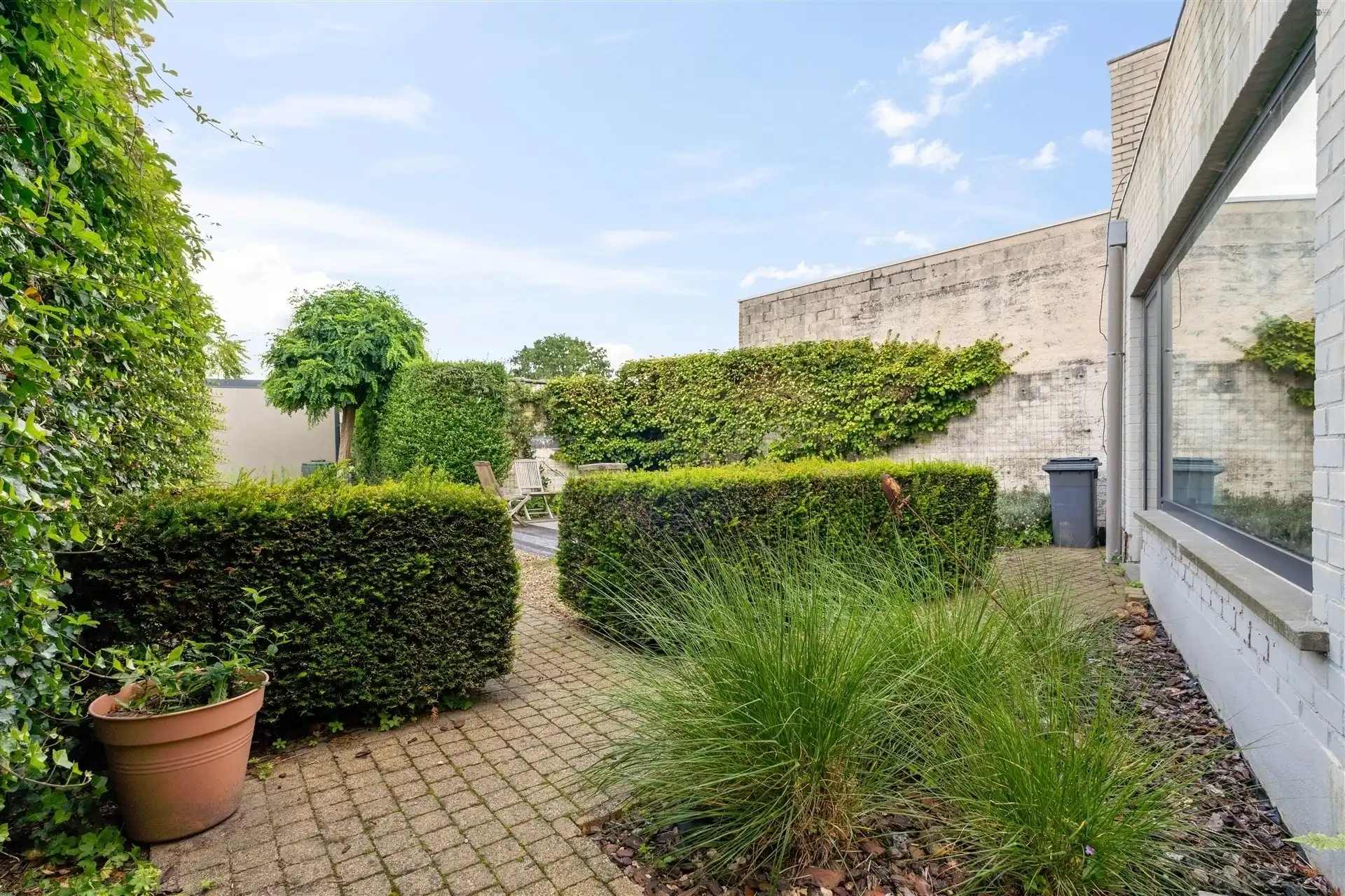 centraal gelegen pand met veel potentieel foto 2