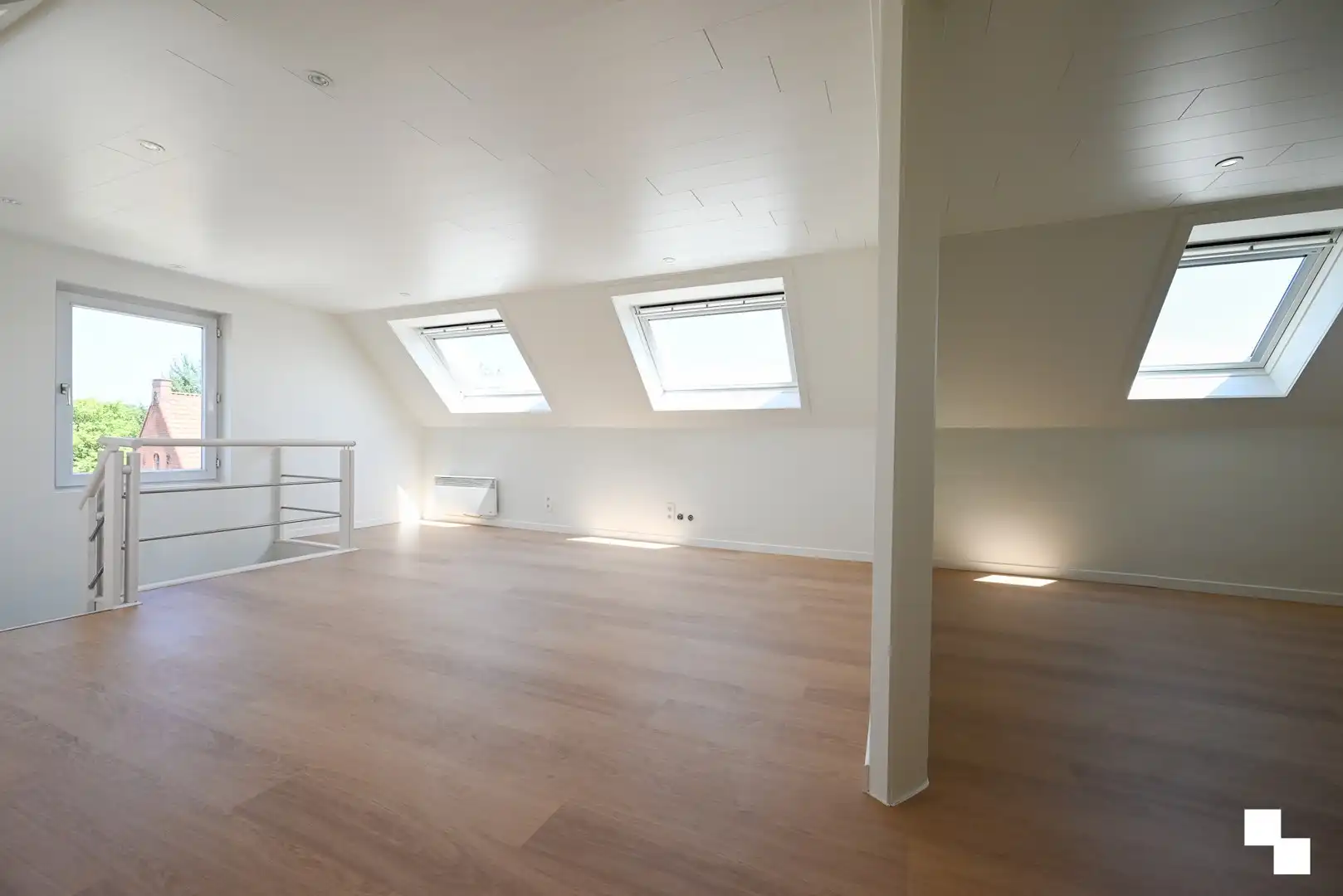 Stijlvol en energiezuinig gerenoveerd duplexappartement in kleinschalige residentie te Emelgem, Izegem foto 17