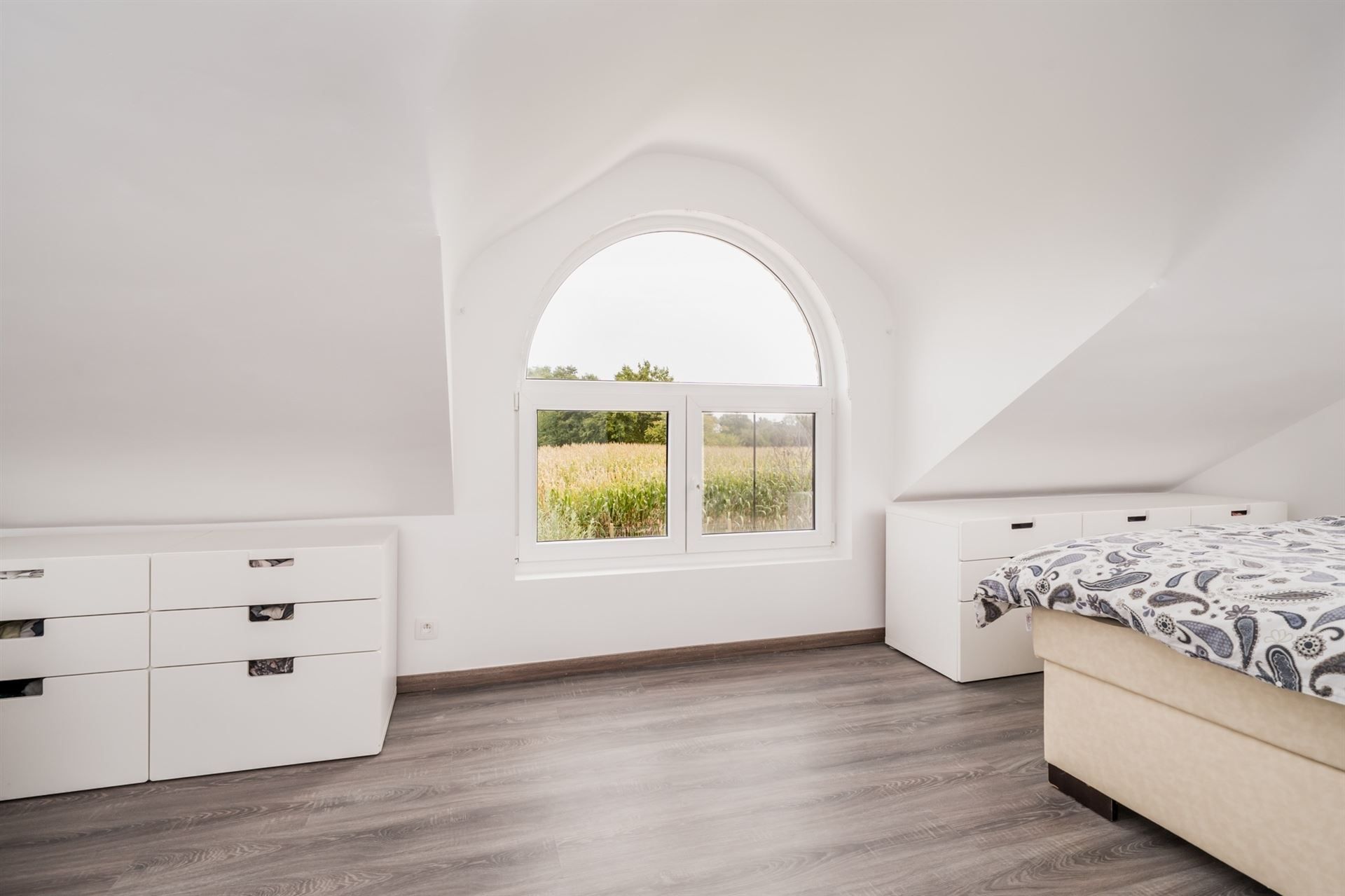 Ruime lichtrijke villa met 313 m² woonoppervlakte en prachtig groen uitzicht foto 22