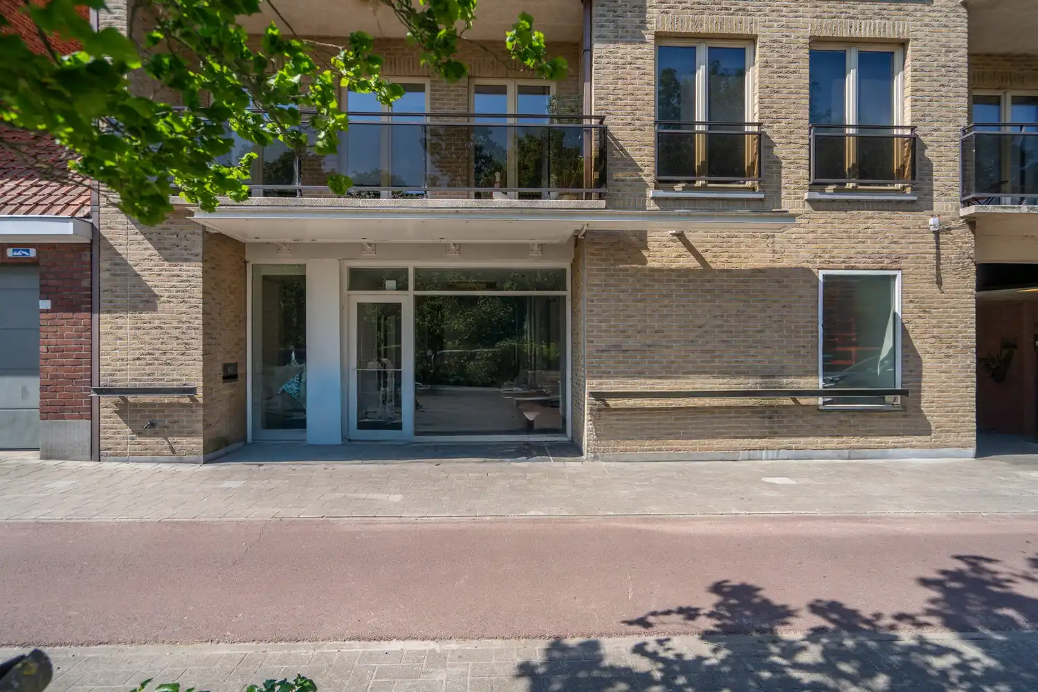 RUIME KANTOORRUIMTE 203 m² MET GARAGEBOX foto 19