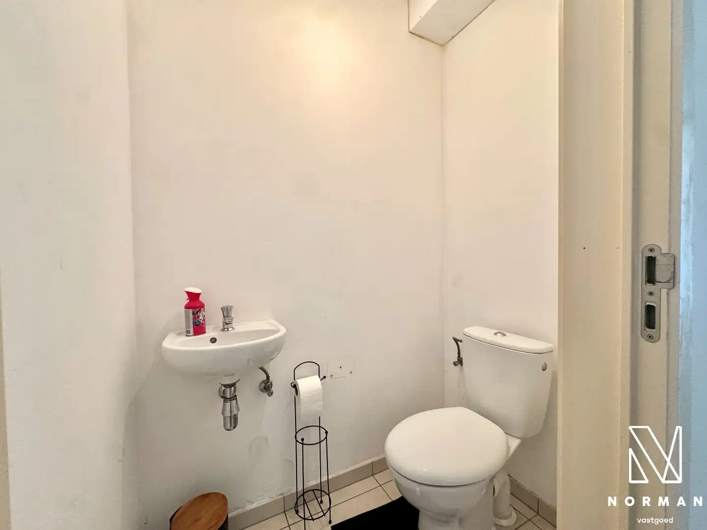 Gelijkvloers, instapklaar 2-slaapkamer appartement te koop met terras in centrum Bavikhove! foto 15