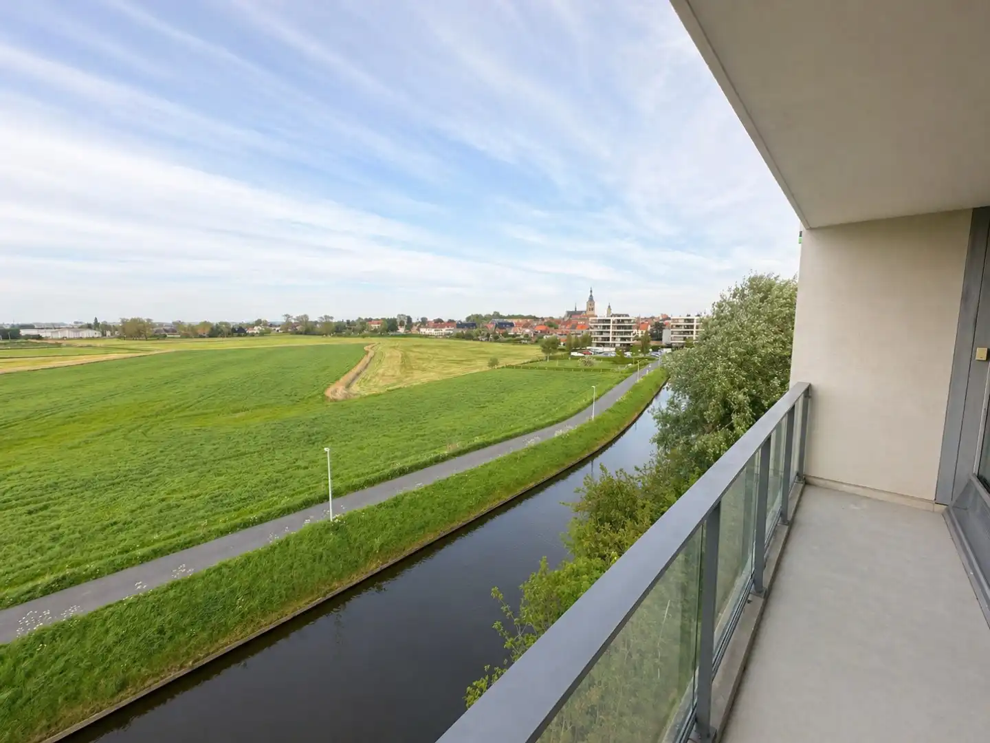 Prachtig gelegen appartement met 2 slpk, zonneterras(sen) en garage, Diksmuide. foto 17