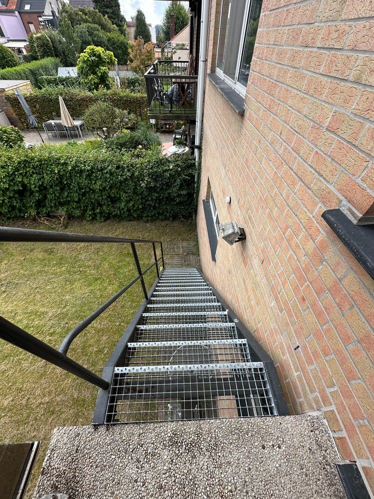 Verzorgd 2-slpk appartement met grote tuin te Borsbeek. foto 10