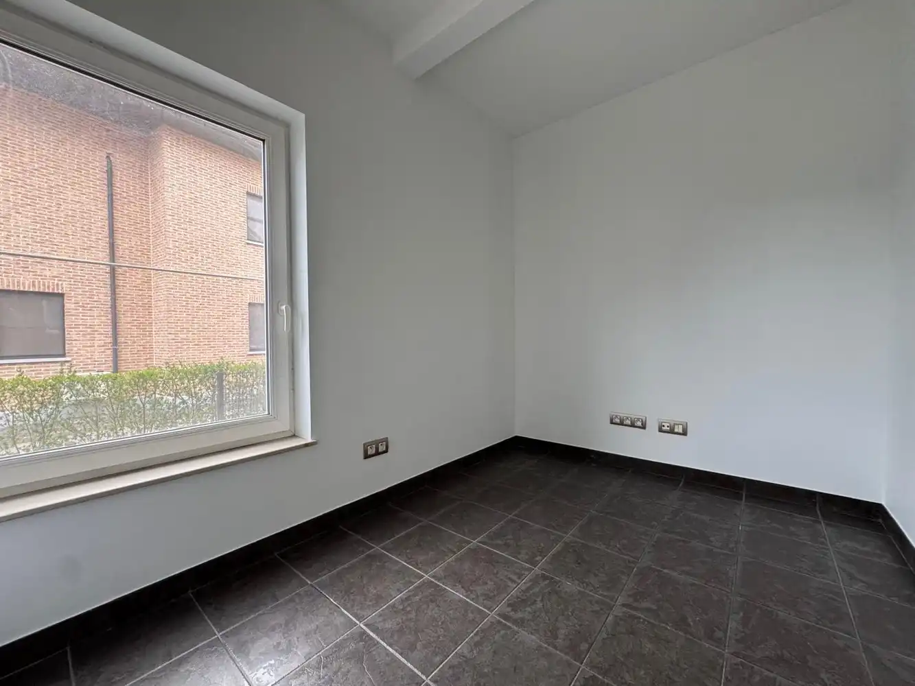 Glvl. app. met 3 slpks foto 8