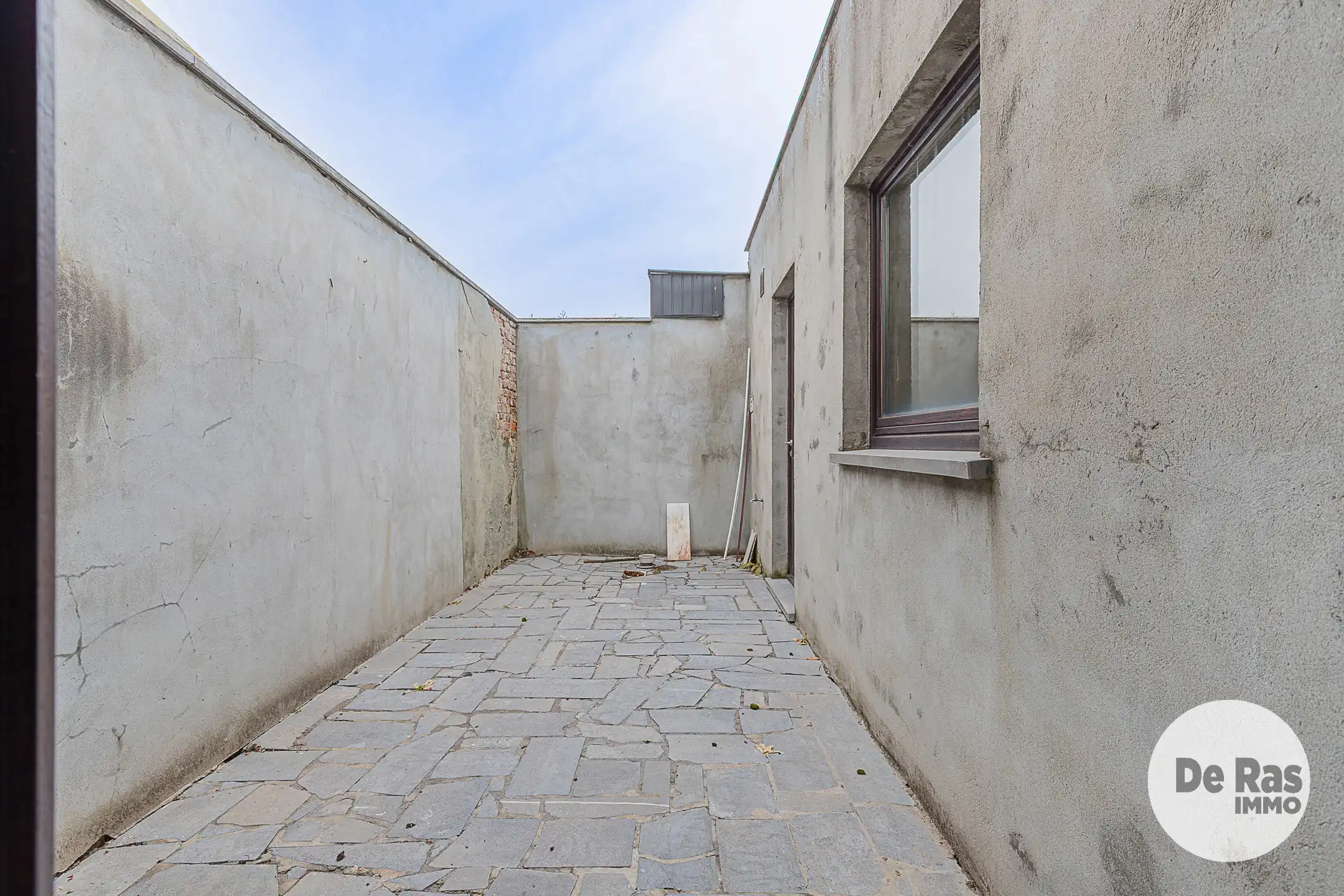 LEDE Centraal gelegen renovatiewoning met terras foto 16