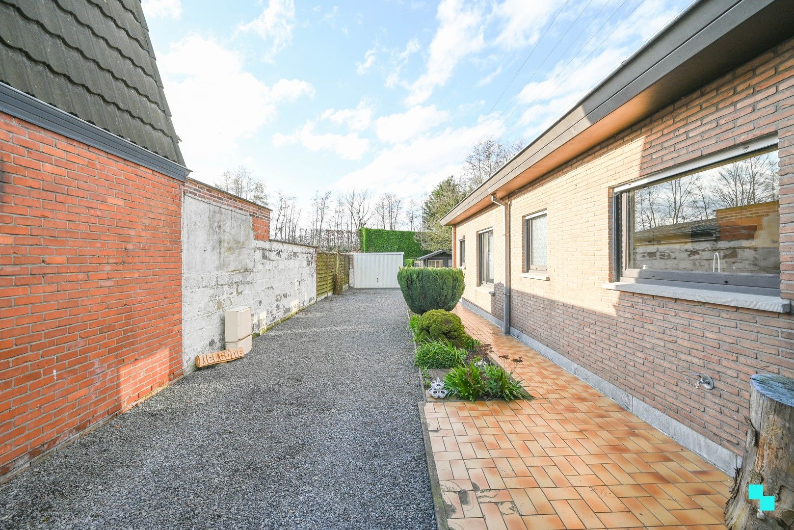 Bungalow met garage in Waregem foto 11