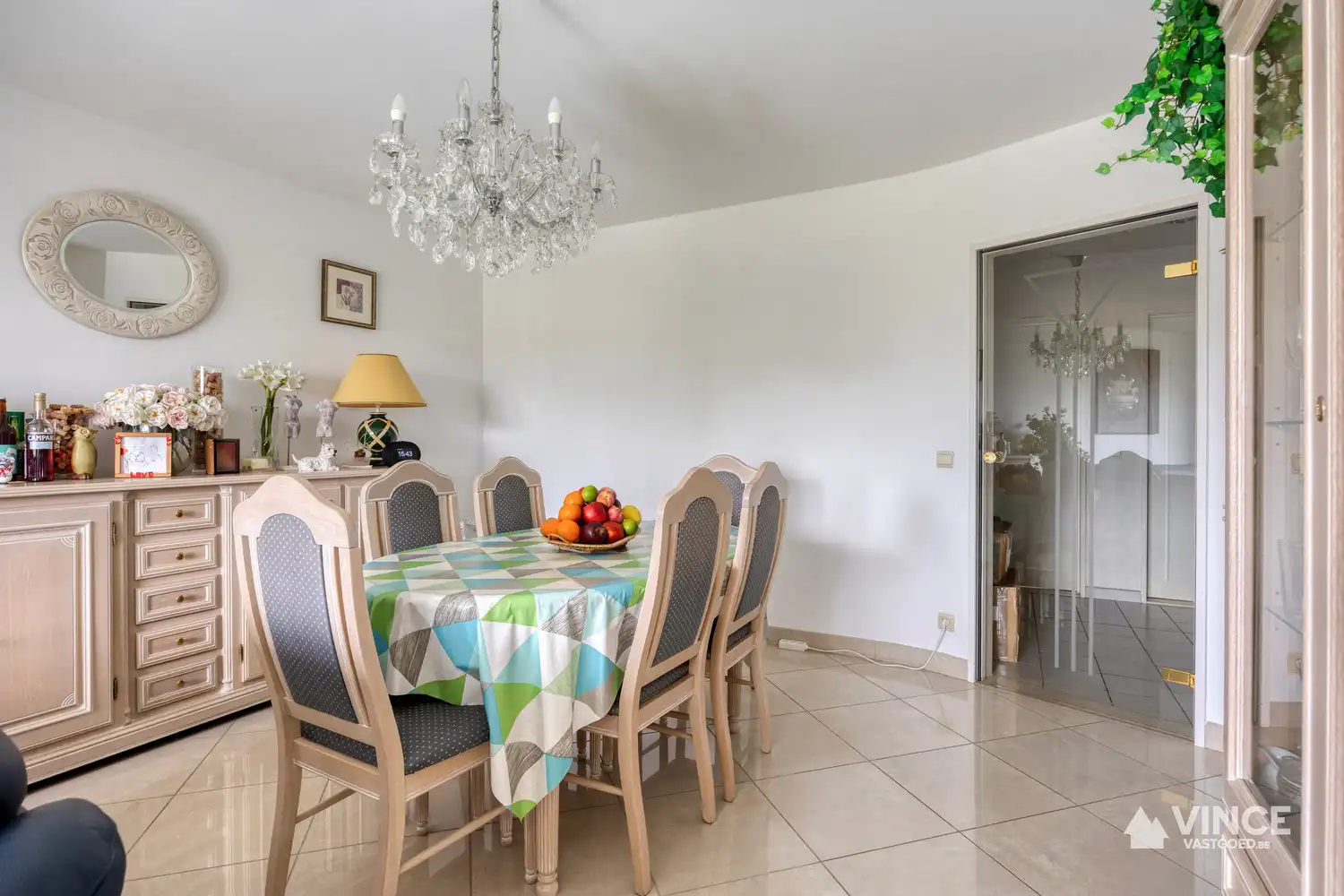 Instapklaar appartement met terras op toplocatie in Ekeren foto 3
