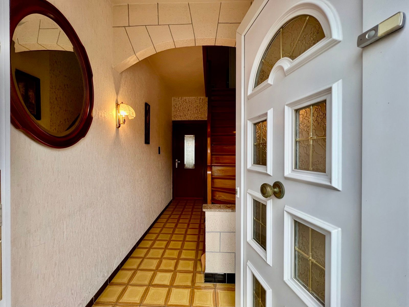 Solide woning met gunstige ligging foto 2