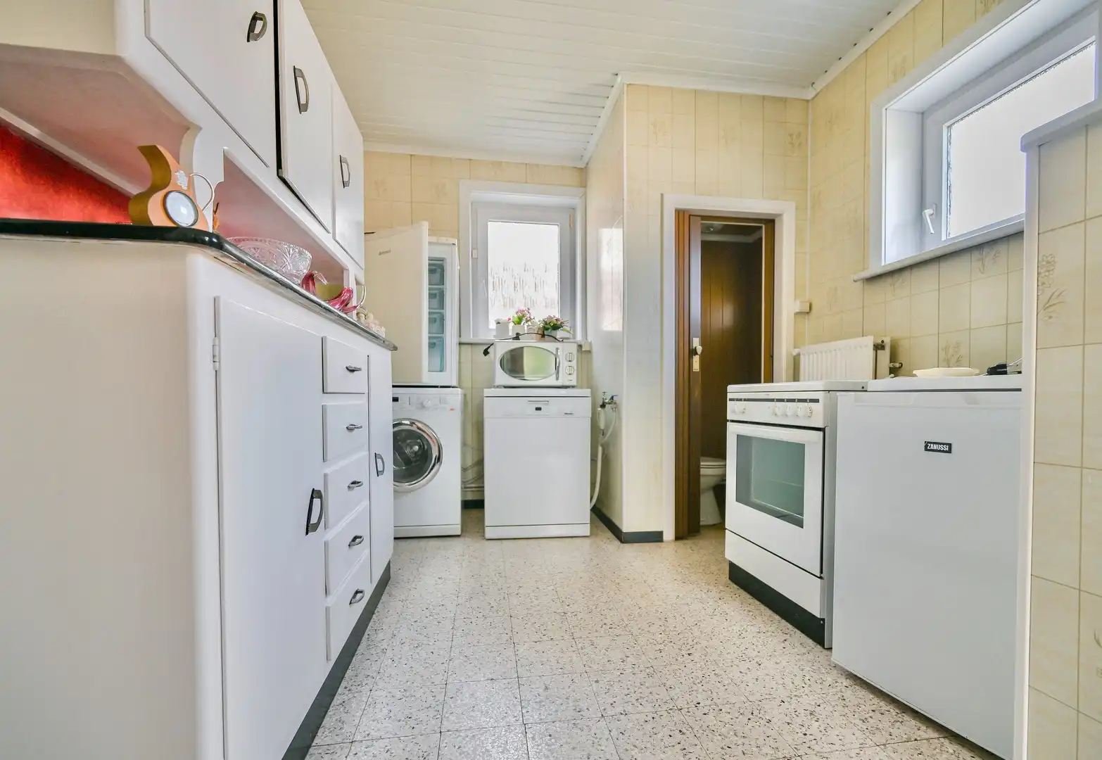 Charmante en authentieke woning met ruime tuin foto 19