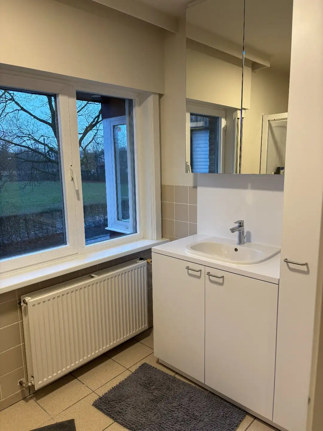 Ruim appartement met 2 slaapkamers en garage! foto 8