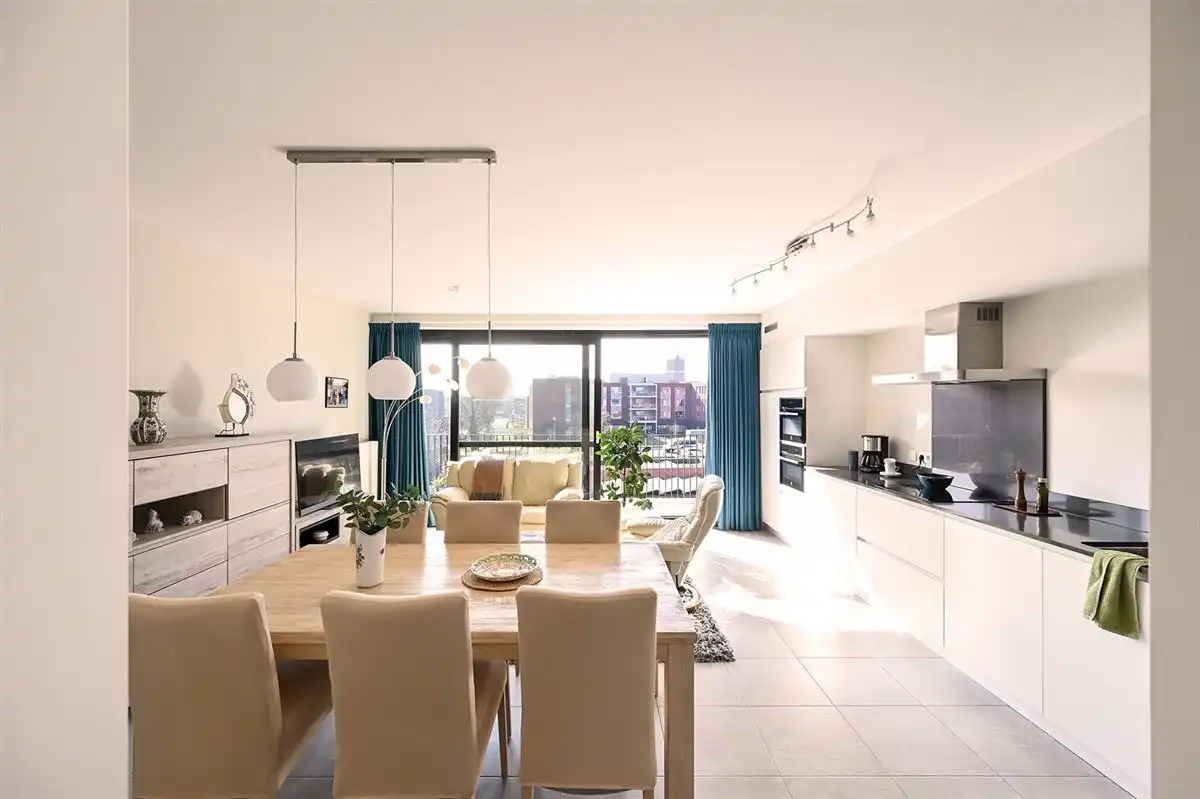 Centraal gelegen appartement met leuk terras foto {{pictureIndex}}