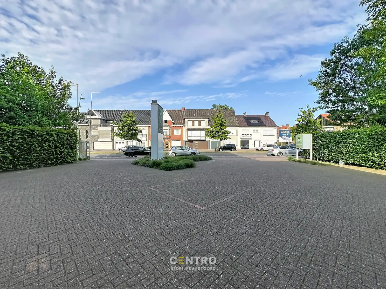 Instapklare multifunctionele ruimte (heden KAPSALON) te huur mét PARKING (ook ideaal voor (healthy)-food, sport-activiteiten, medische, paramedische en verzorgende beroepen) ! foto 2