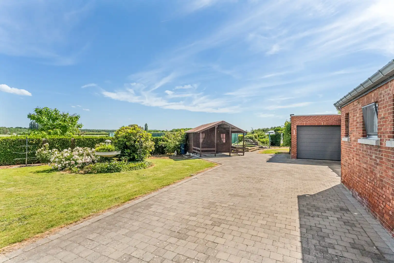 Charmante gezinswoning met prachtige tuin op een perceel van ca. 3.348 m² foto 25