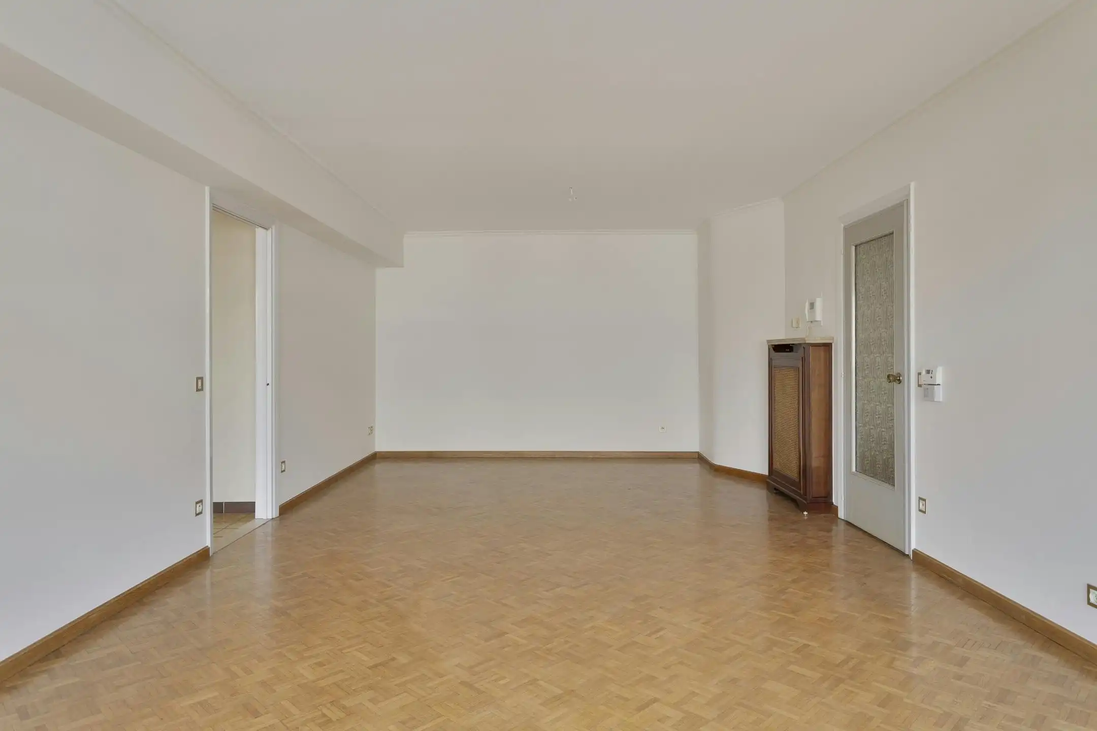 Instapklaar appartement met 2 slaapkamers te Roeselare. foto 4