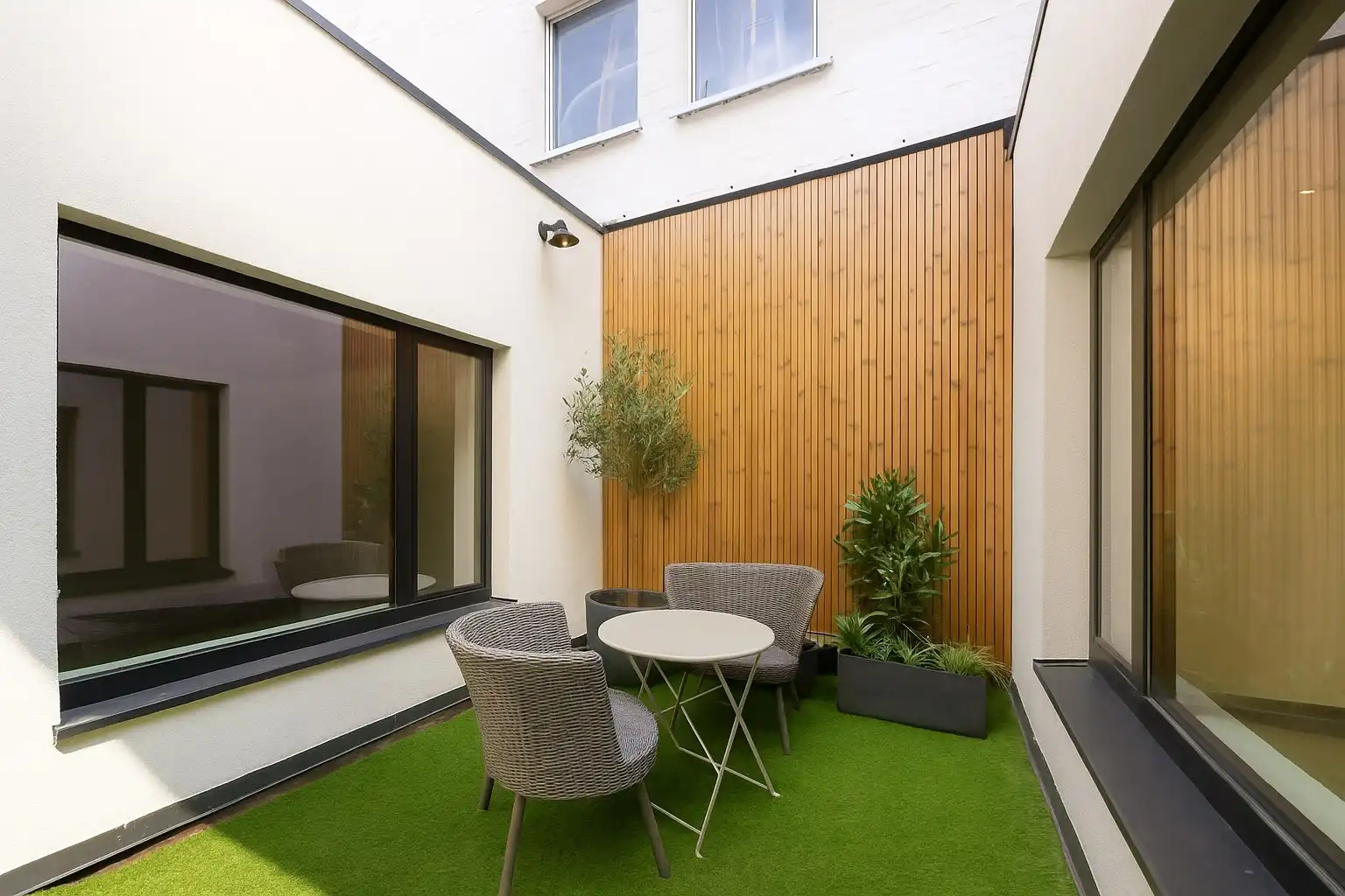 PRACHTIG APPARTEMENT (138 m²) MET 2 SLPKS | TERRAS EN PATIO foto 6