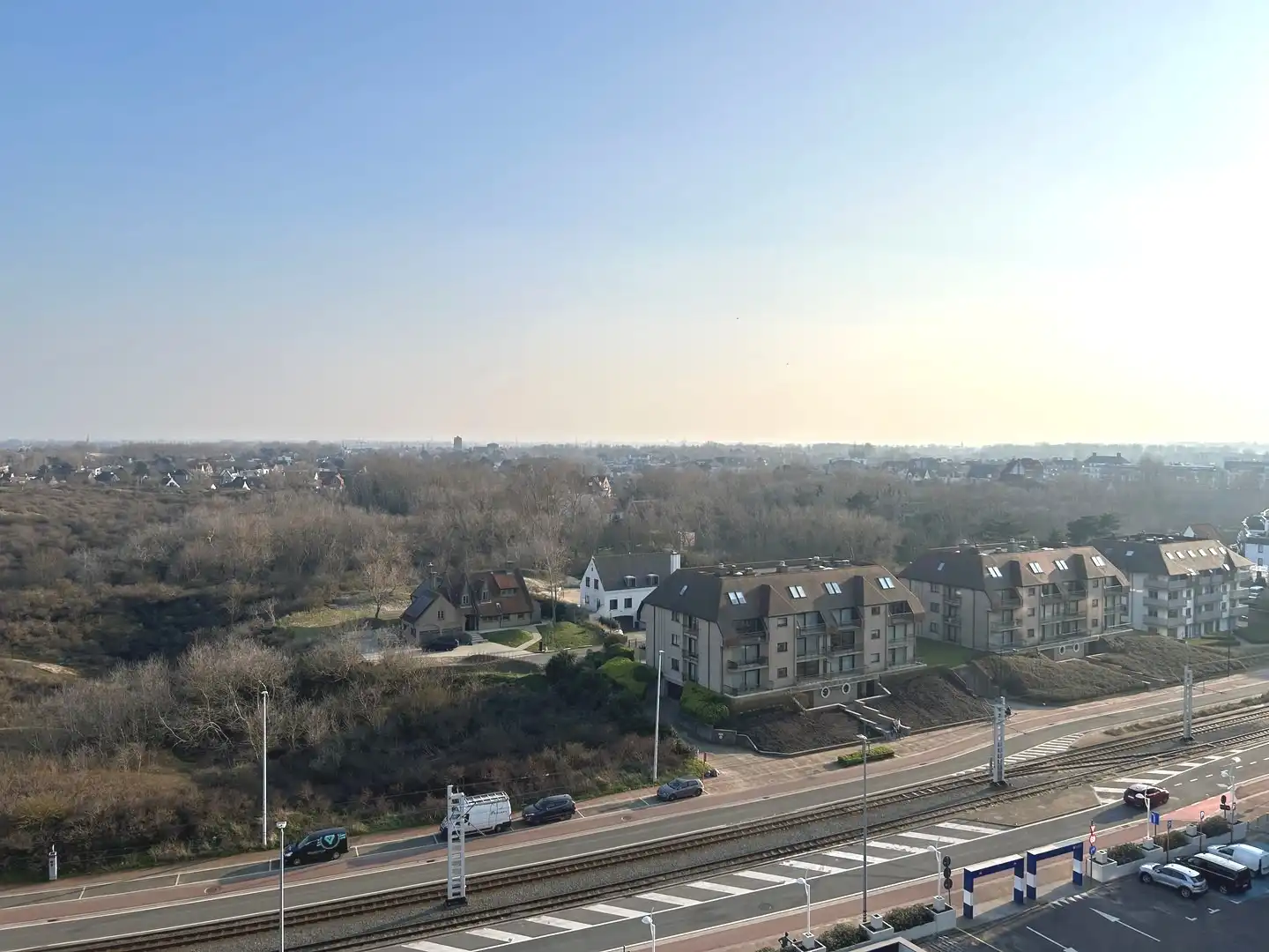 Gerenoveerde studio op de 10de verdieping met prachtig open zicht! foto 2
