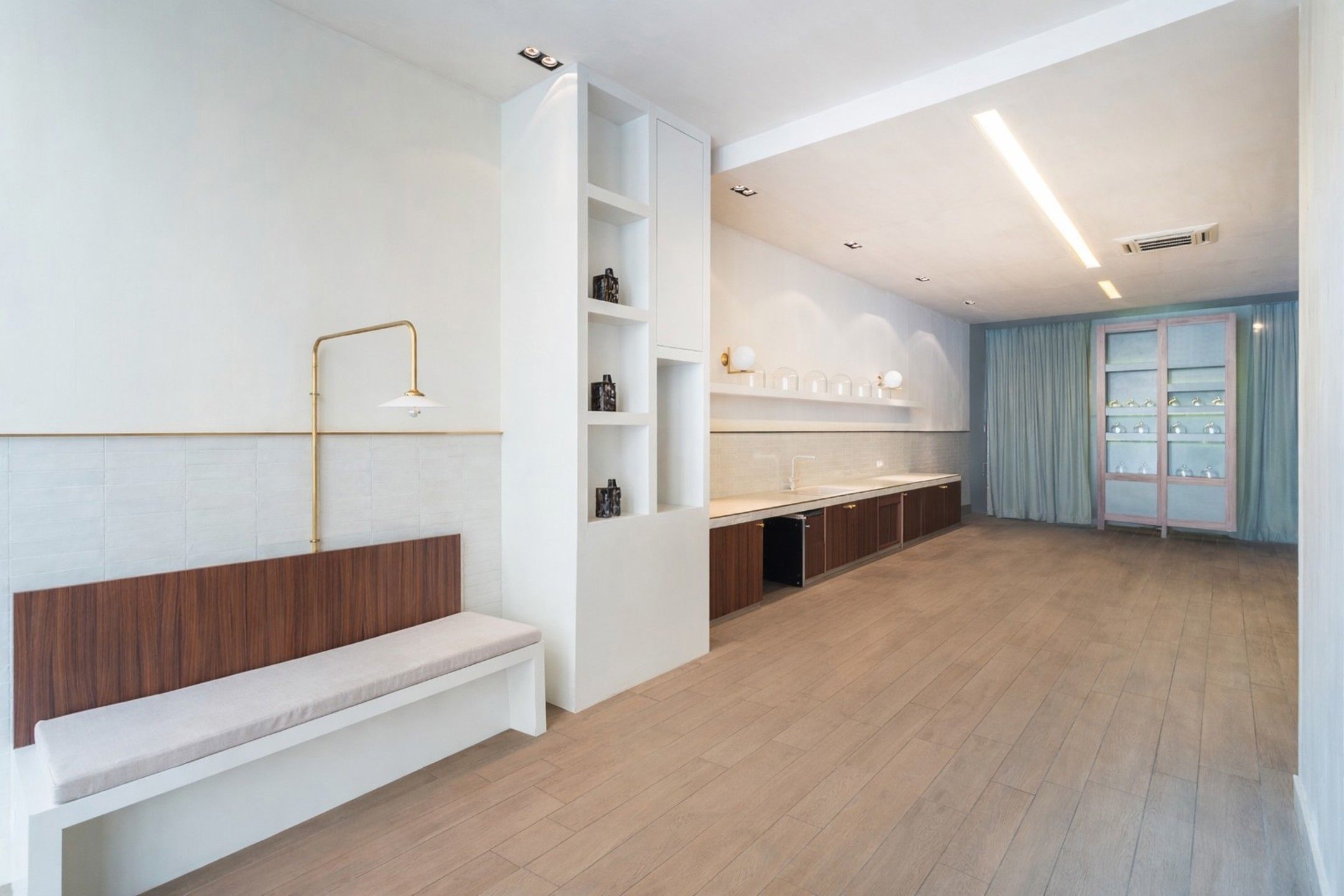 commerciële ruimte op absolute toplocatie aan Bourla foto 2