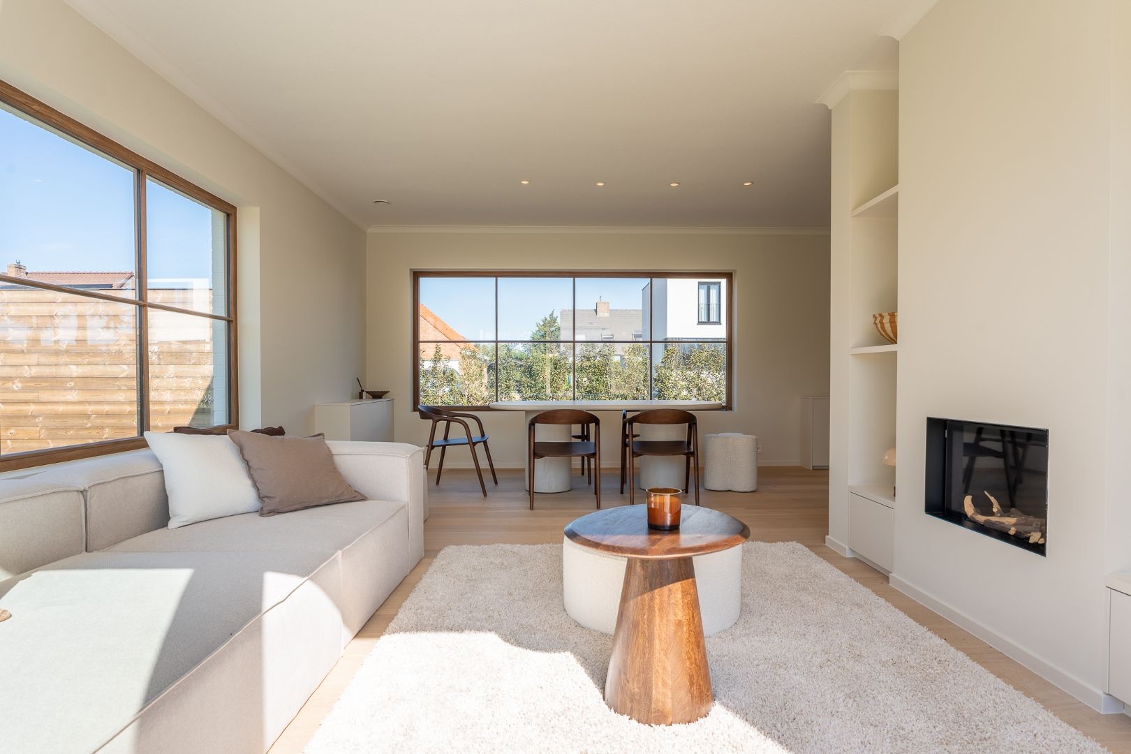 Alleenstaande en gerenoveerde villa met zuidgerichte tuin te Koksijde foto 3
