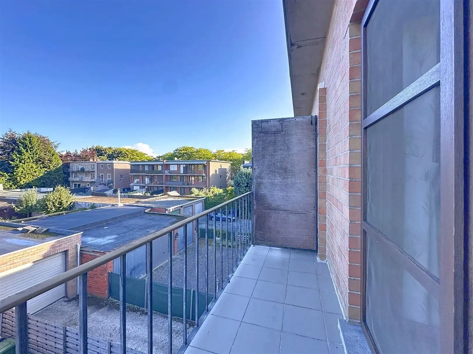 Instapklaar appartement nabij centrum Brasschaat foto 6