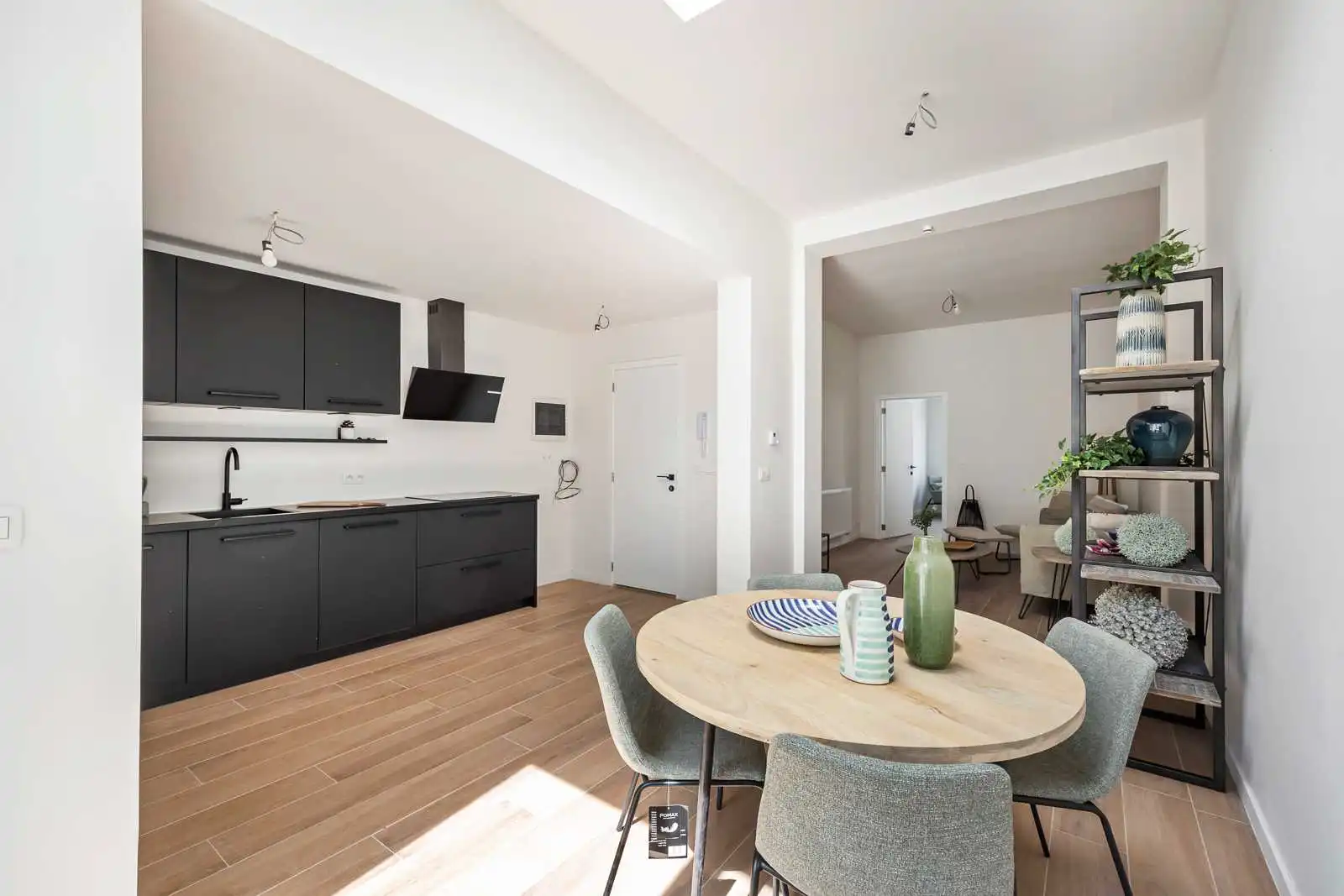 instapklaar gelijkvloersappartement met tuin (1slpk) foto 3