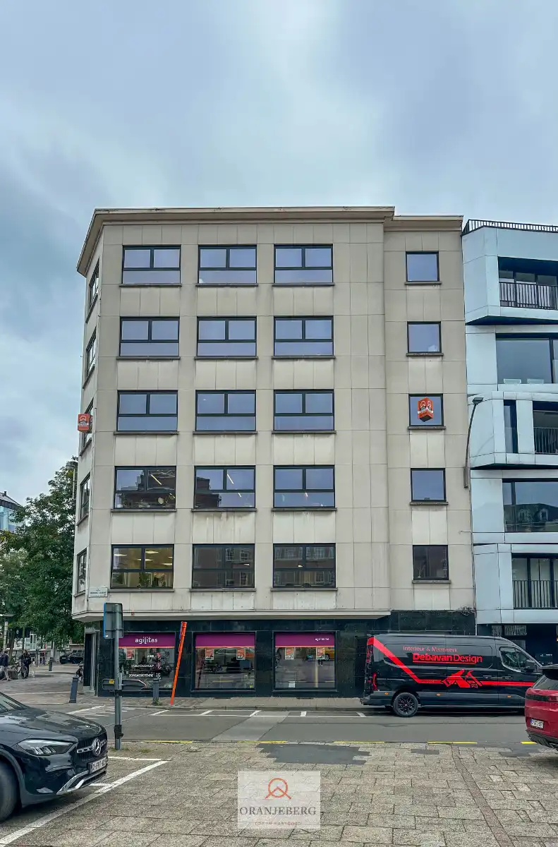 Instapklaar hoekkantoor met 5 ruimtes aan François Laurentplein foto 19