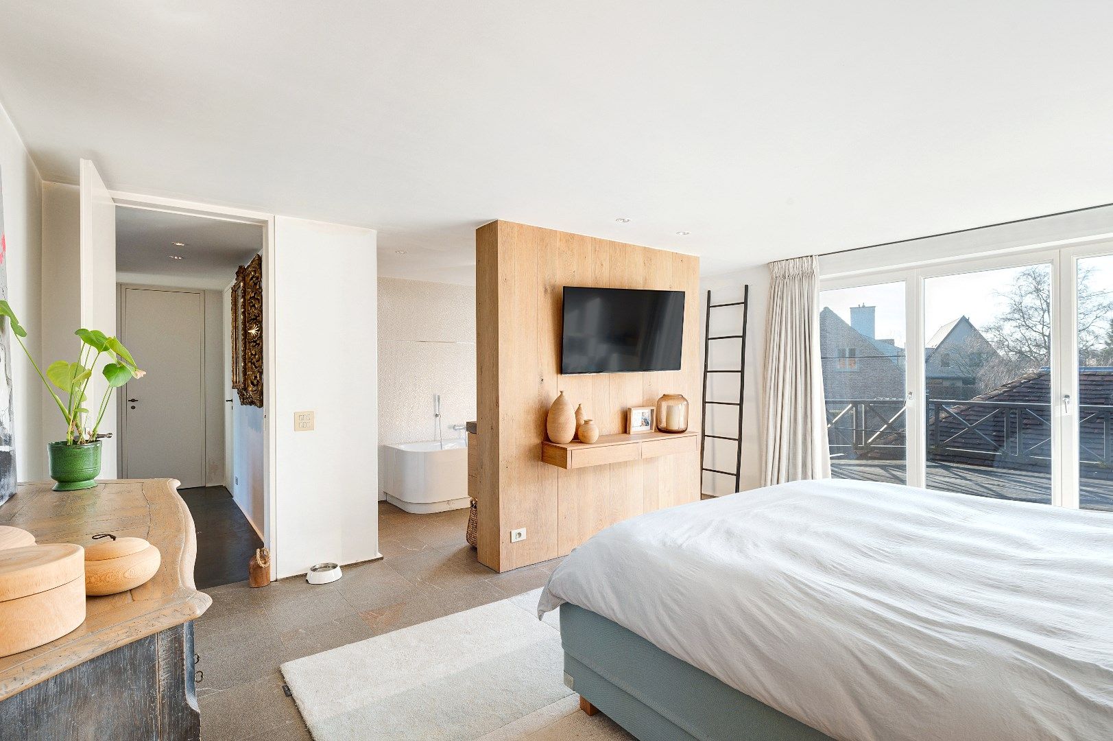 Luxueus afgewerkte villa met  buitenzwembad. foto 16