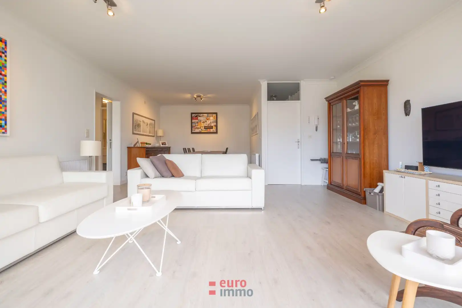 Mooi gerenoveerd en lichtrijk appartement op centrale ligging in Nieuwpoort foto 4