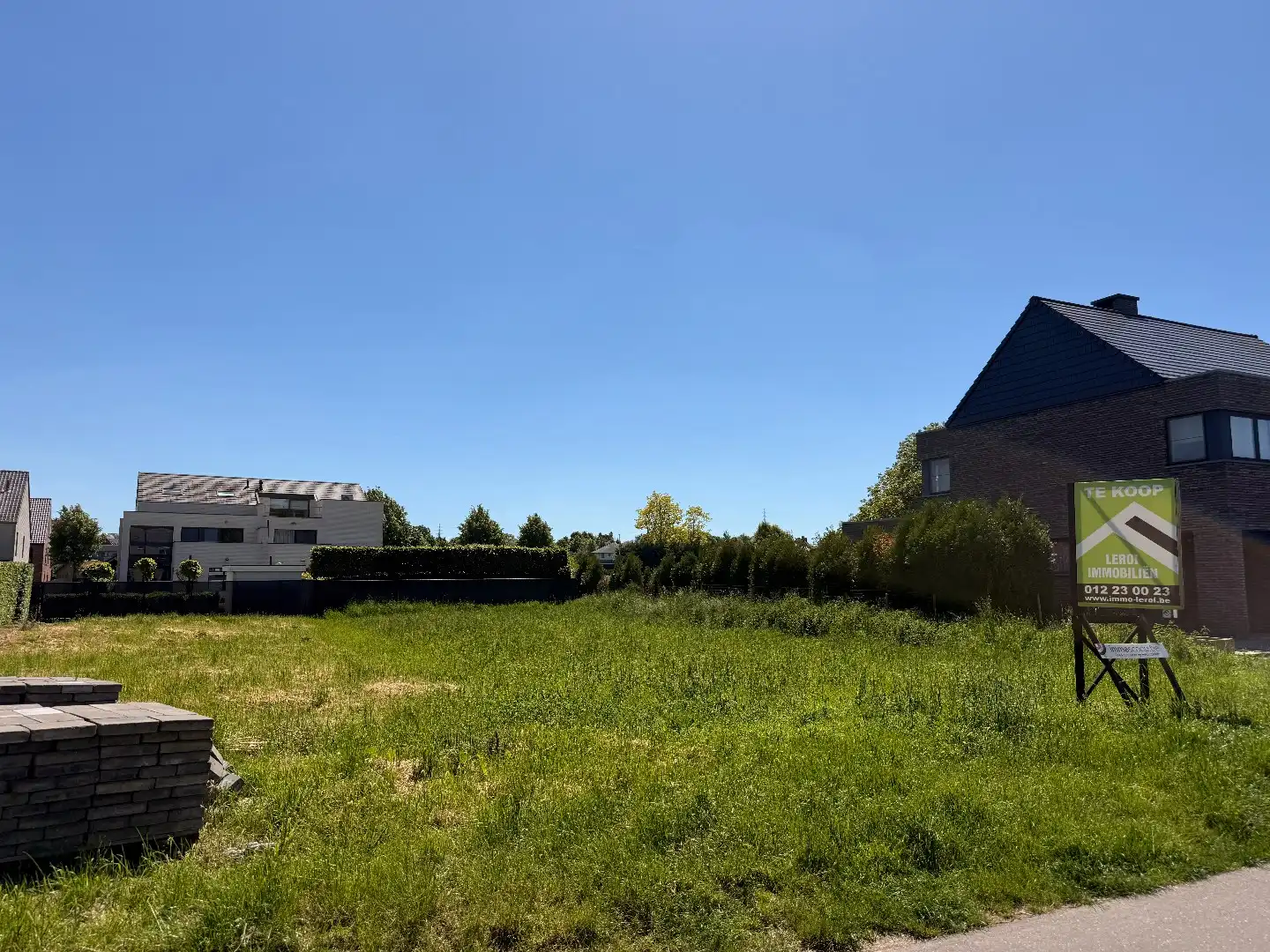 Zuidgericht bouwperceel in doodlopende straat nabij centrum Tongeren foto 3