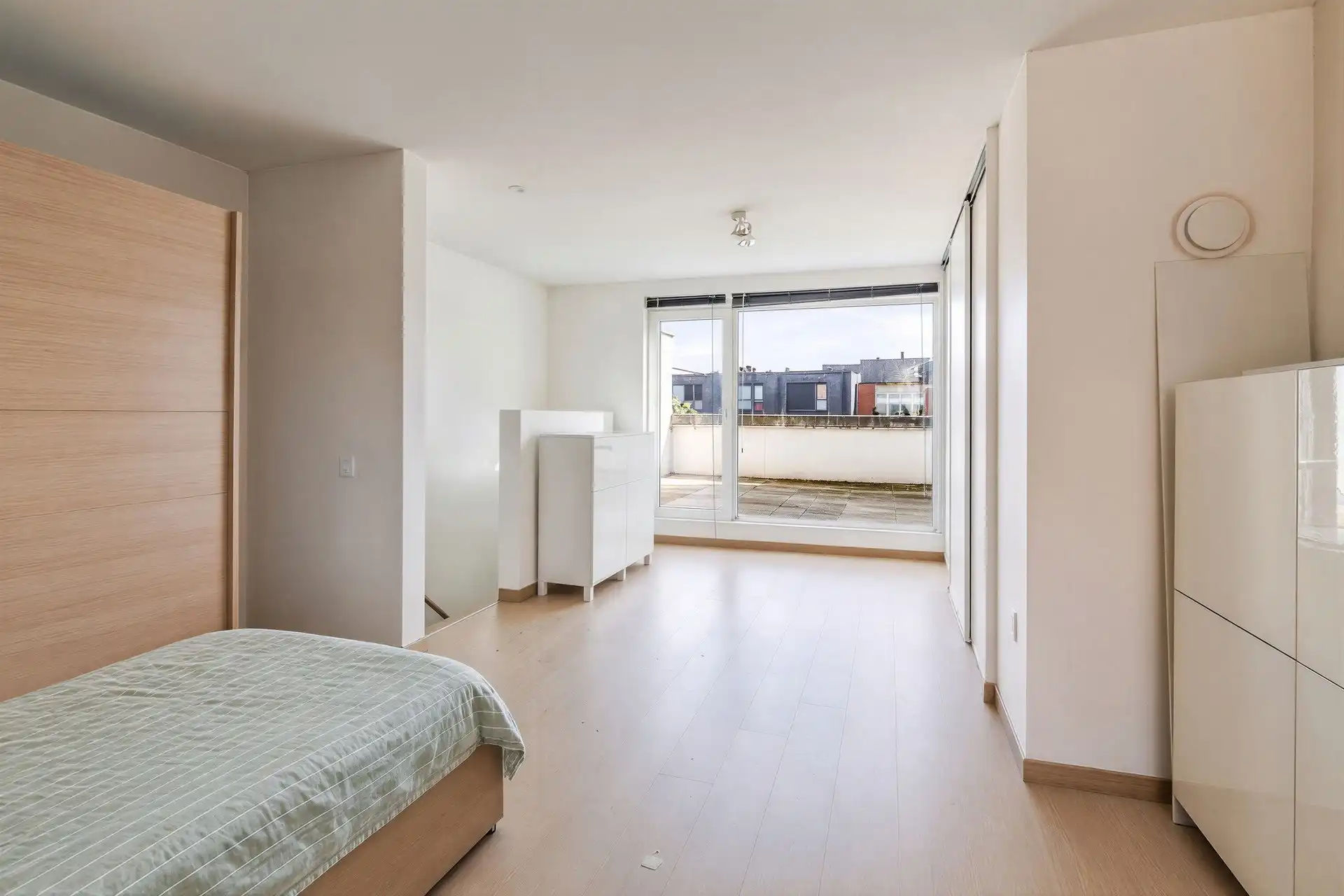 Energiezuinige stadswoning met 3 slaapkamers, terras en private parking in Aalst foto 15