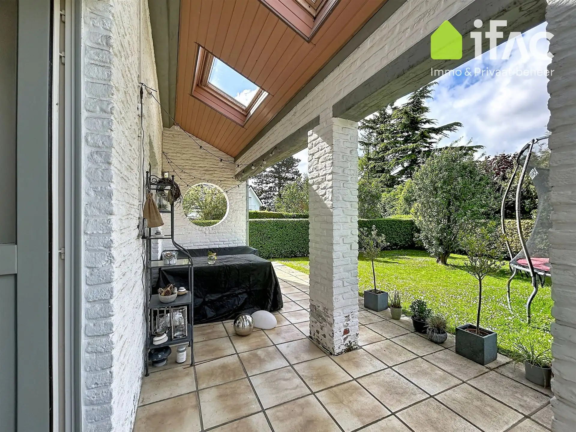 Smaakvol gerenoveerde Villa met 5 slaapkamers en leuke tuin foto 35