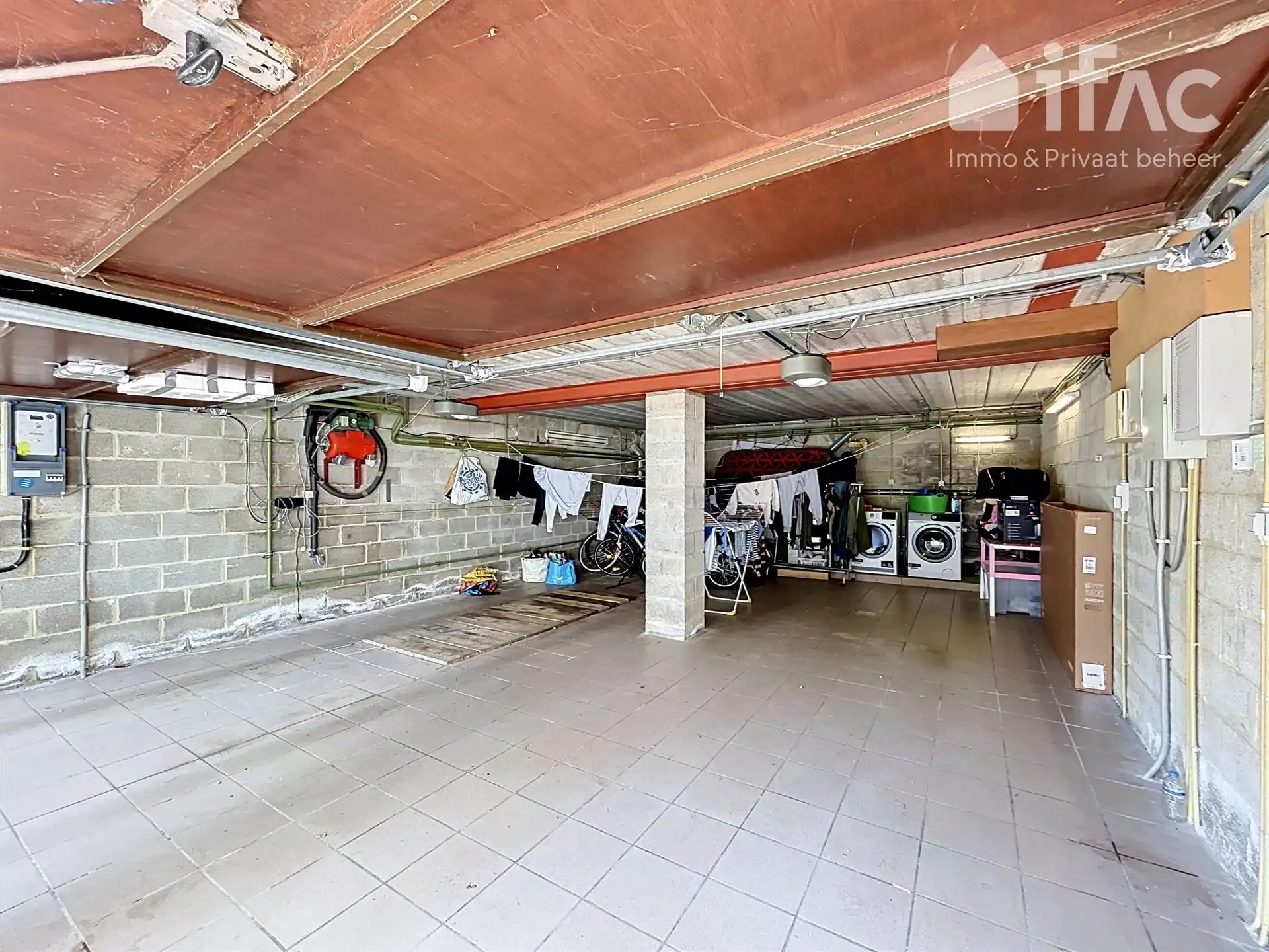 Smaakvol gerenoveerde Villa met 5 slaapkamers en leuke tuin foto 35