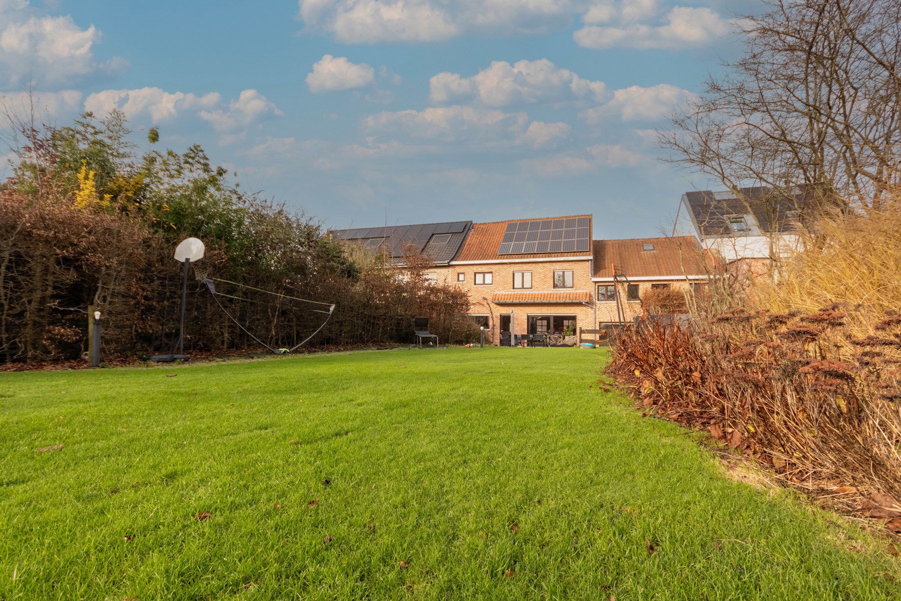 Karaktervolle woning met 5 slaapkamers + 2 bureaus en tuin foto 4