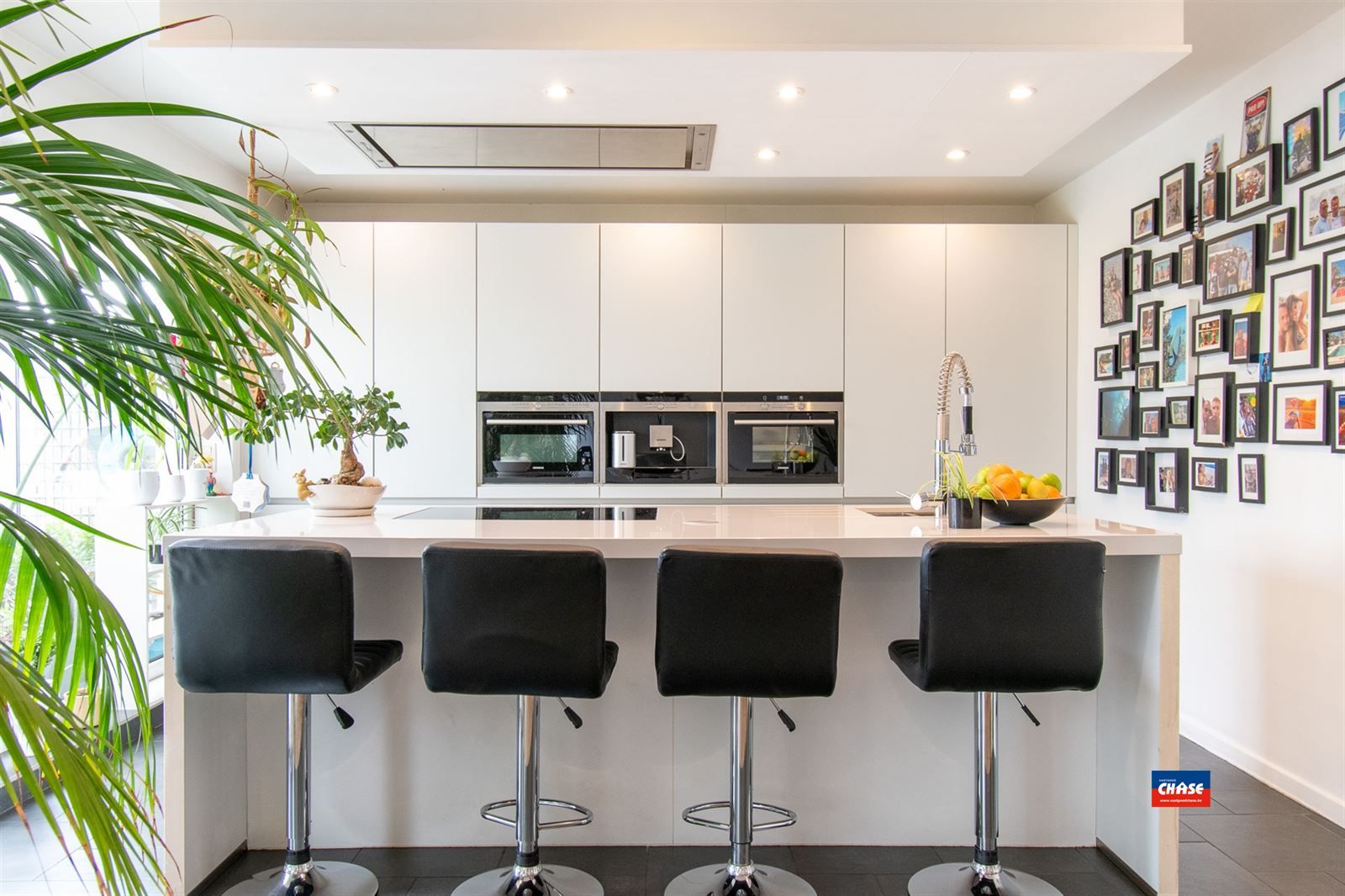 PRACHTIG LANDHUIS MET PRAKTIJKMOGELIJKHEDEN EN ZWEMBAD OP EEN TOTALE OPPERVLAKTE VAN 10a 50ca  foto 16