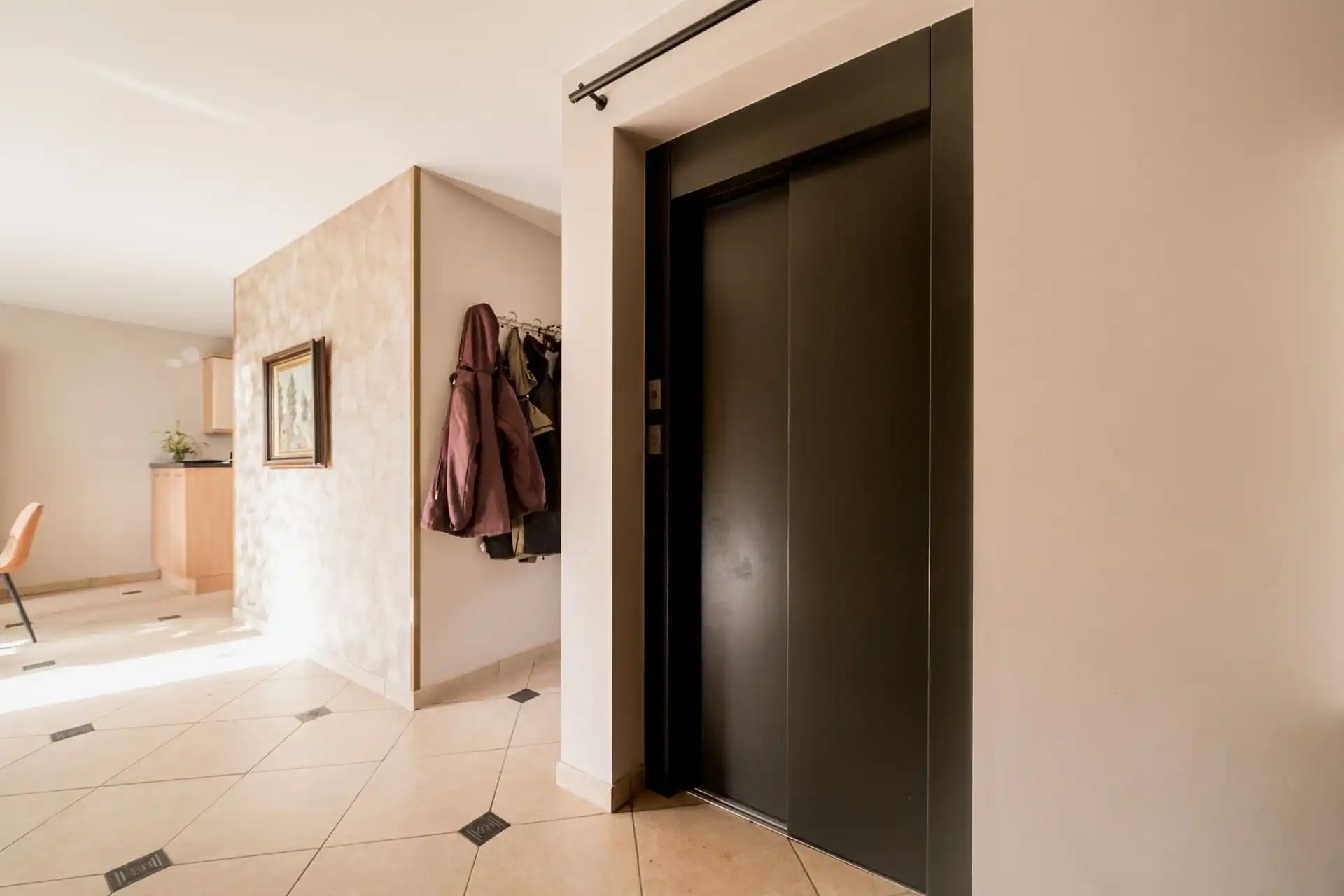 RUIM DAKAPPERTEMENT MET 5 SLAAPKAMERS, TERRAS EN GARAGEBOX (+ 29.000) foto 5