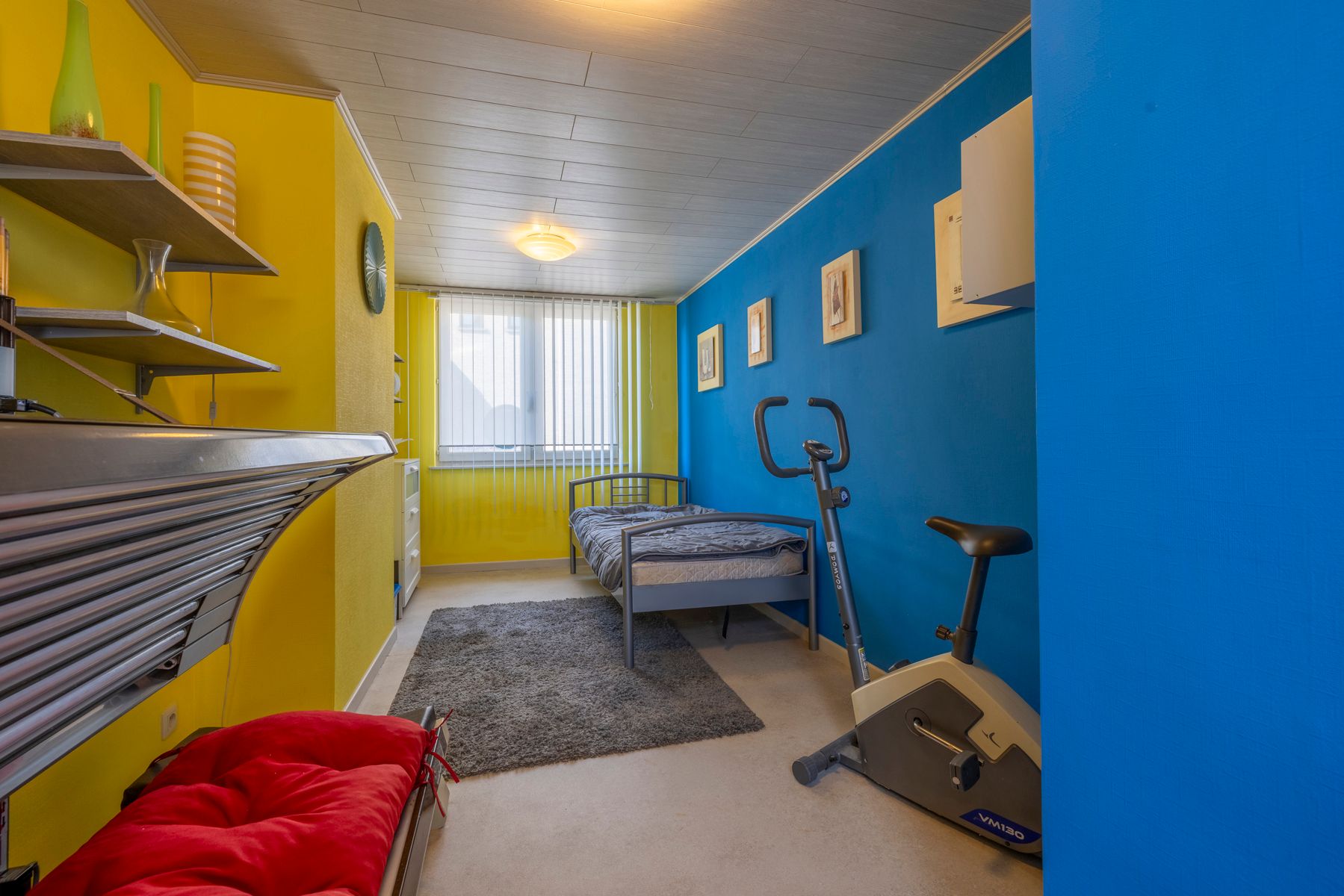 Ruime woning met 5 slpk, garage en zongerichte tuin te koop! foto 17