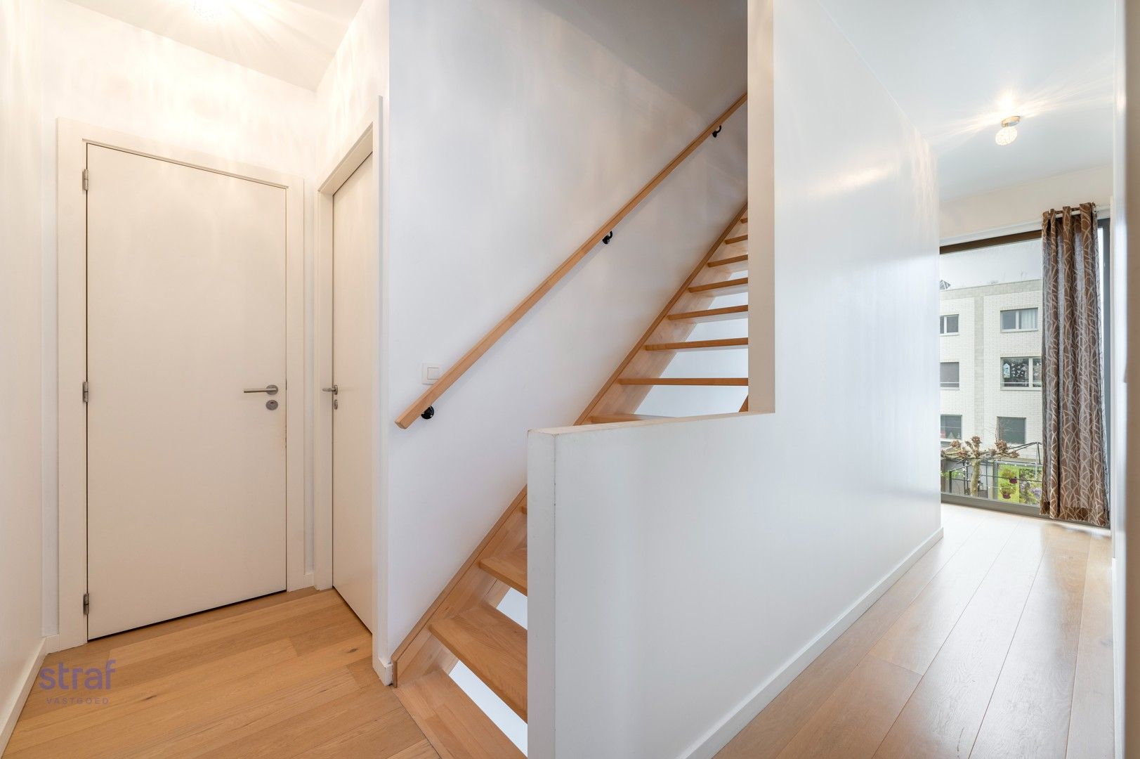 TE HUUR: Huis met 5 slaapkamers en 2 badkamers foto 12
