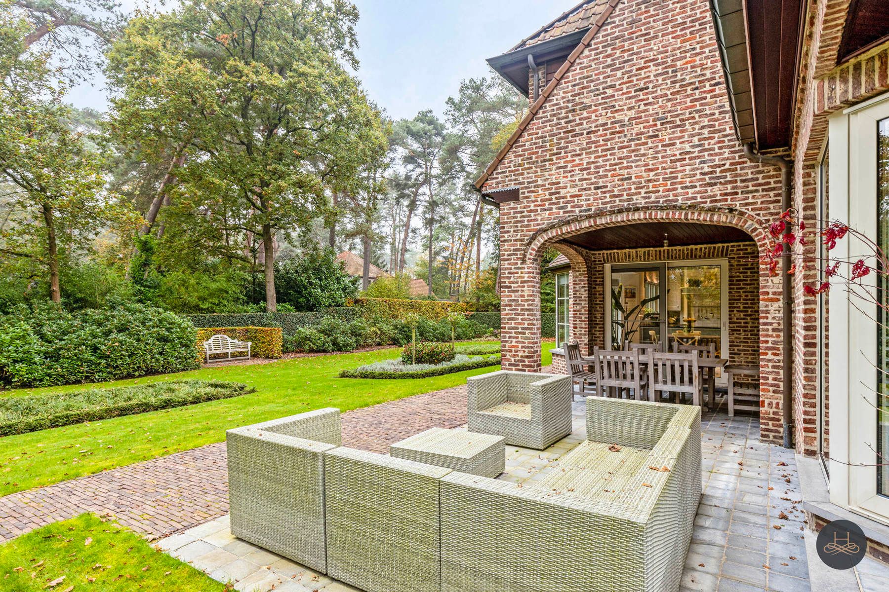 Karaktervolle villa met prachtige parktuin foto 23