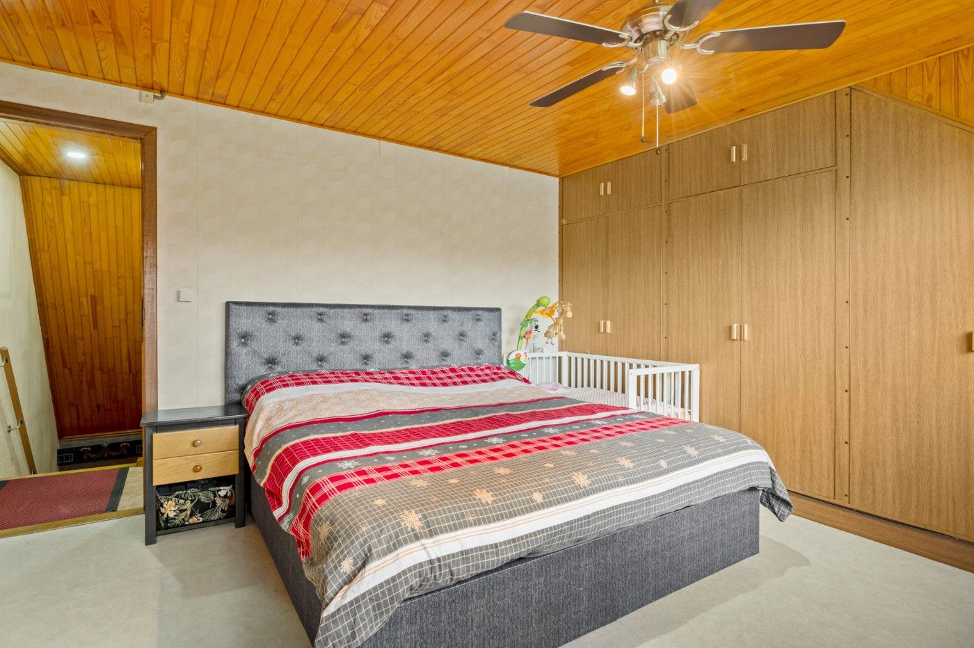 Knusse, centraal gelegen woning met 2 slpk. en garage foto 14