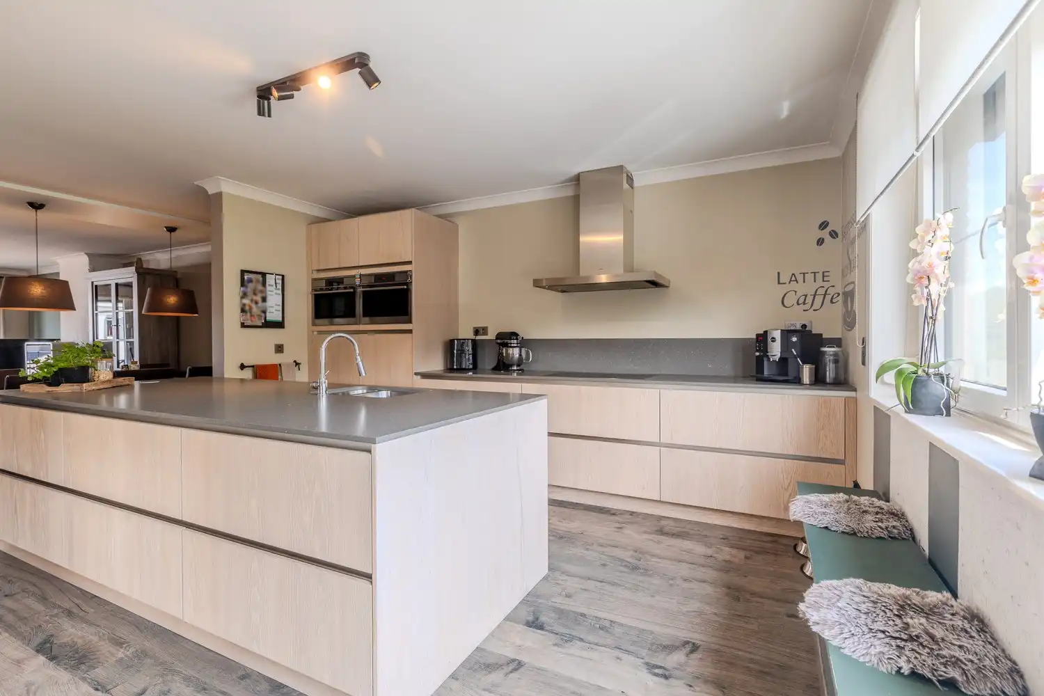 Instapklaar duplex-appartement op geliefde locatie aan de Waterstraat in Lanaken foto 6