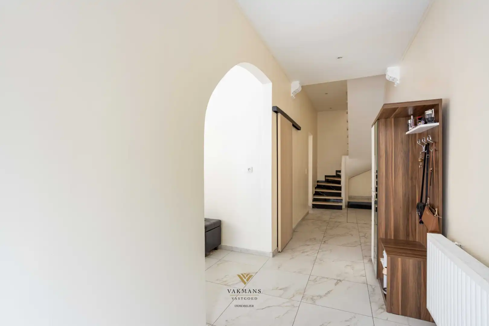 Gerenoveerde moderne woning met 4 slaapkamers en stadstuin foto 3