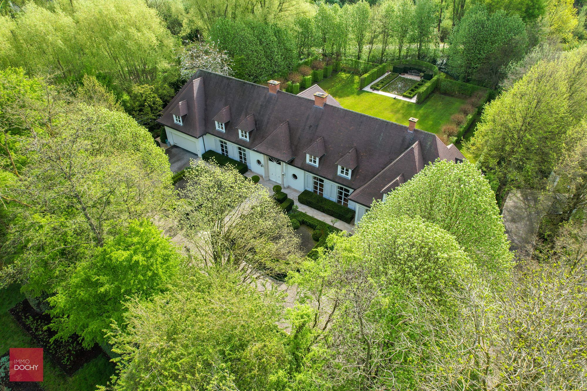 Zeer goed onderhouden ruime villa op ca. 4.000m² foto 21