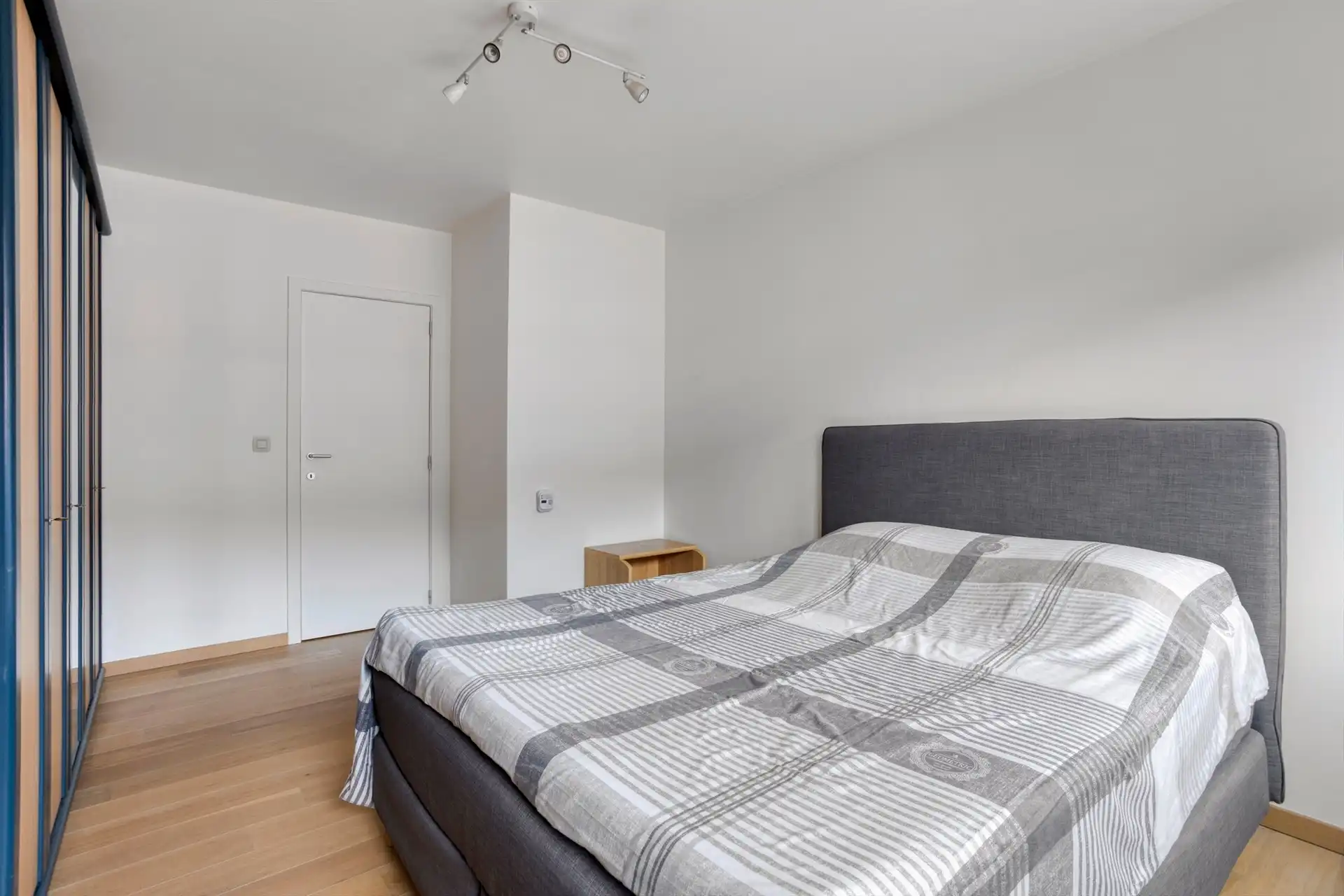 Ruim appartement met 2 ruime kamers en terras te Merchtem  foto 14